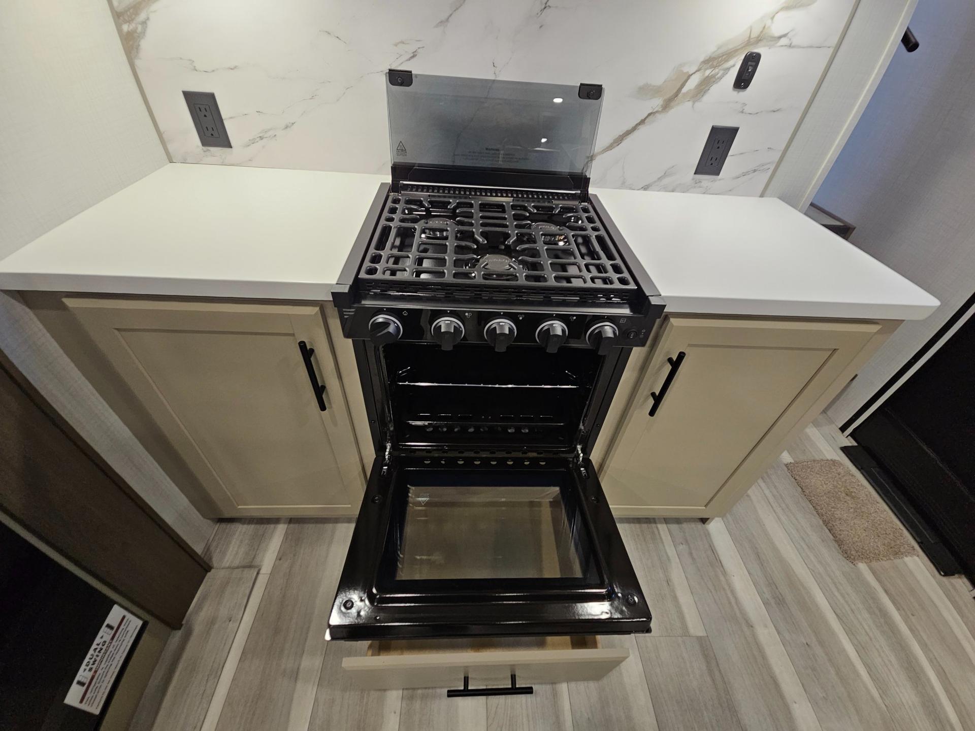 2026 Keystone RV 2026 Keystone RV Cougar Half-Ton - thumbnail 23