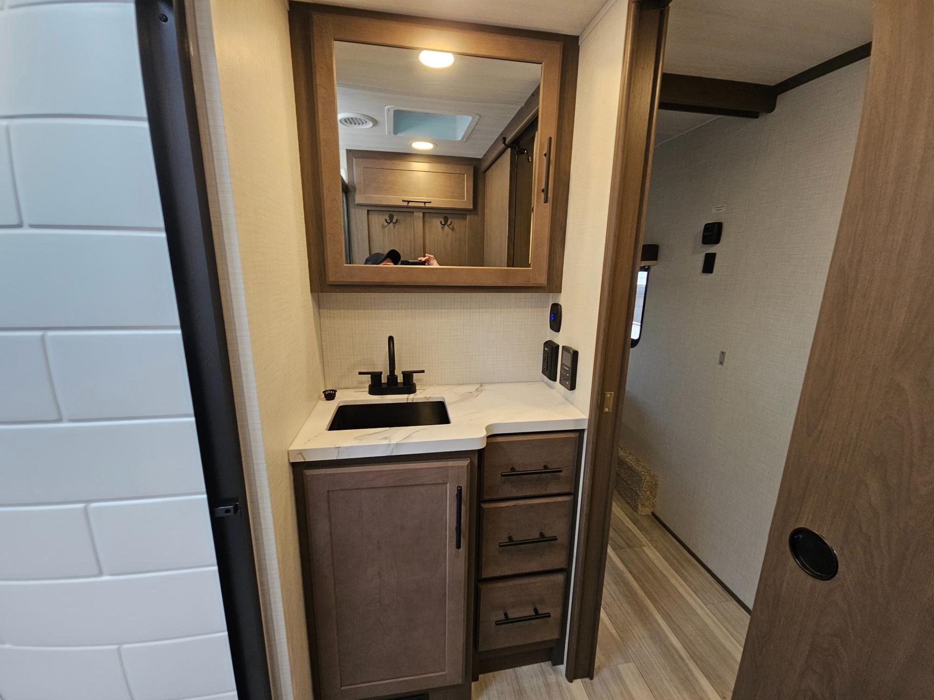 2026 Keystone RV 2026 Keystone RV Cougar Half-Ton - thumbnail 28