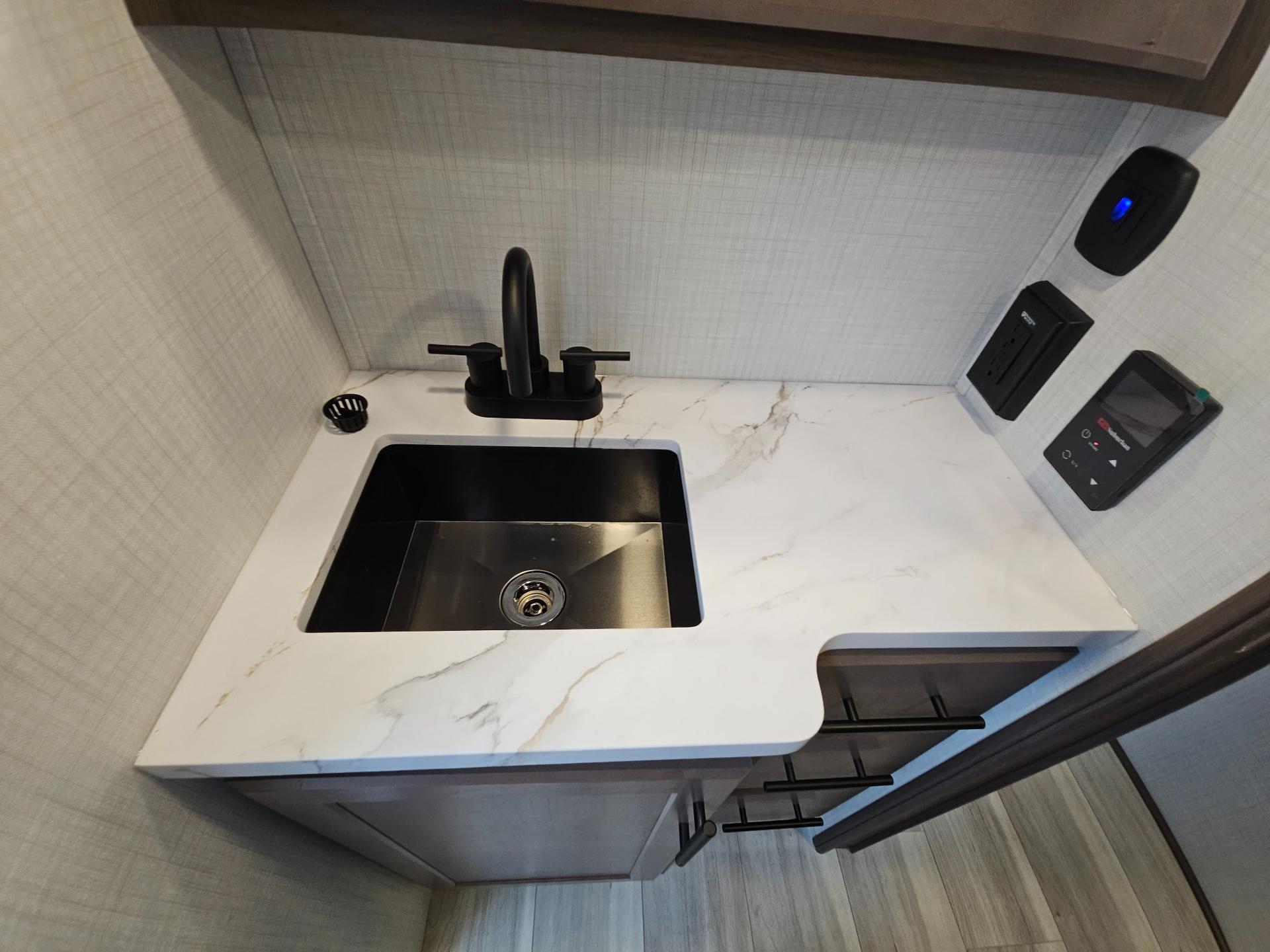 2026 Keystone RV 2026 Keystone RV Cougar Half-Ton - thumbnail 30