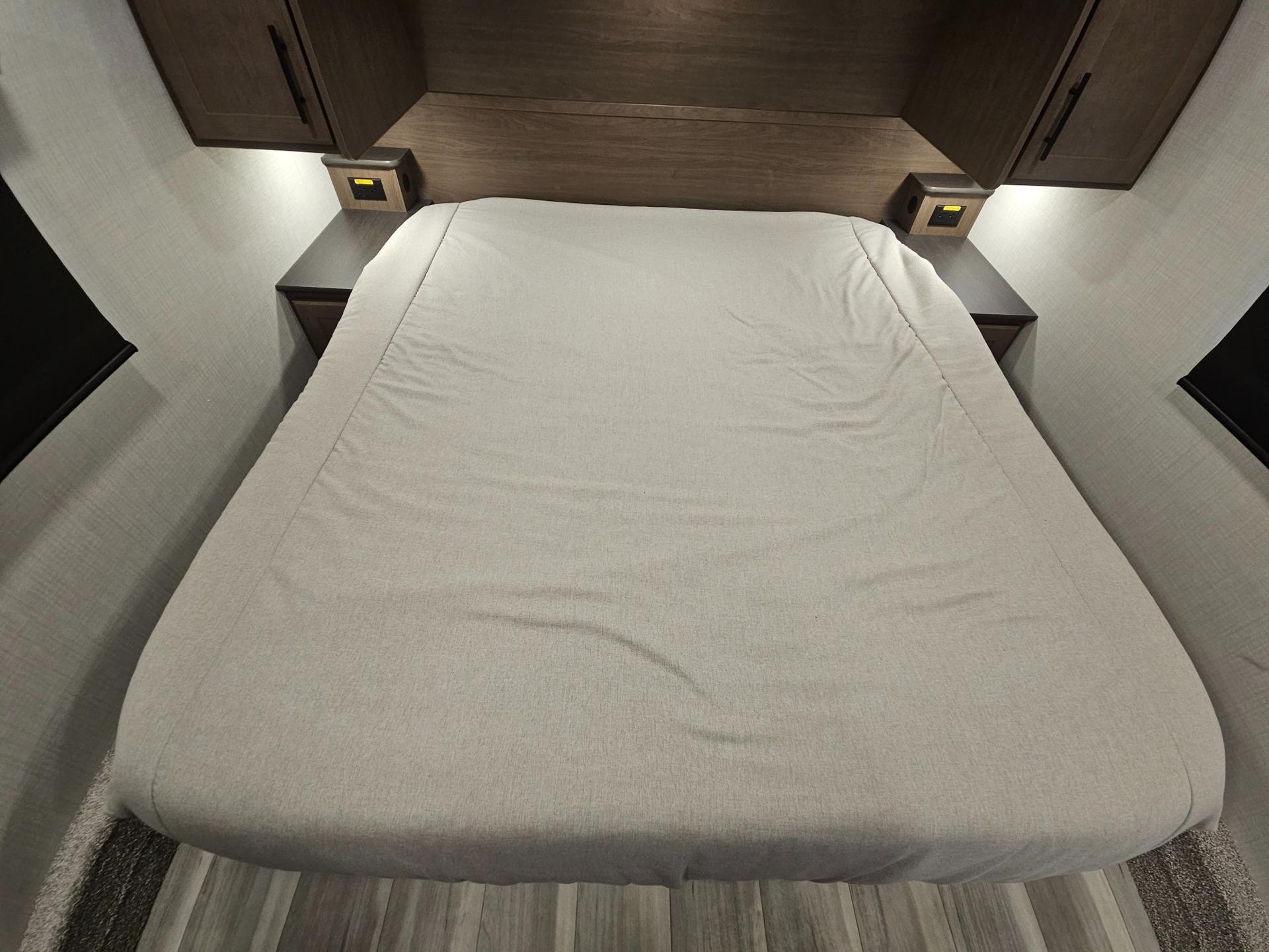 2026 Keystone RV 2026 Keystone RV Cougar Half-Ton - thumbnail 33