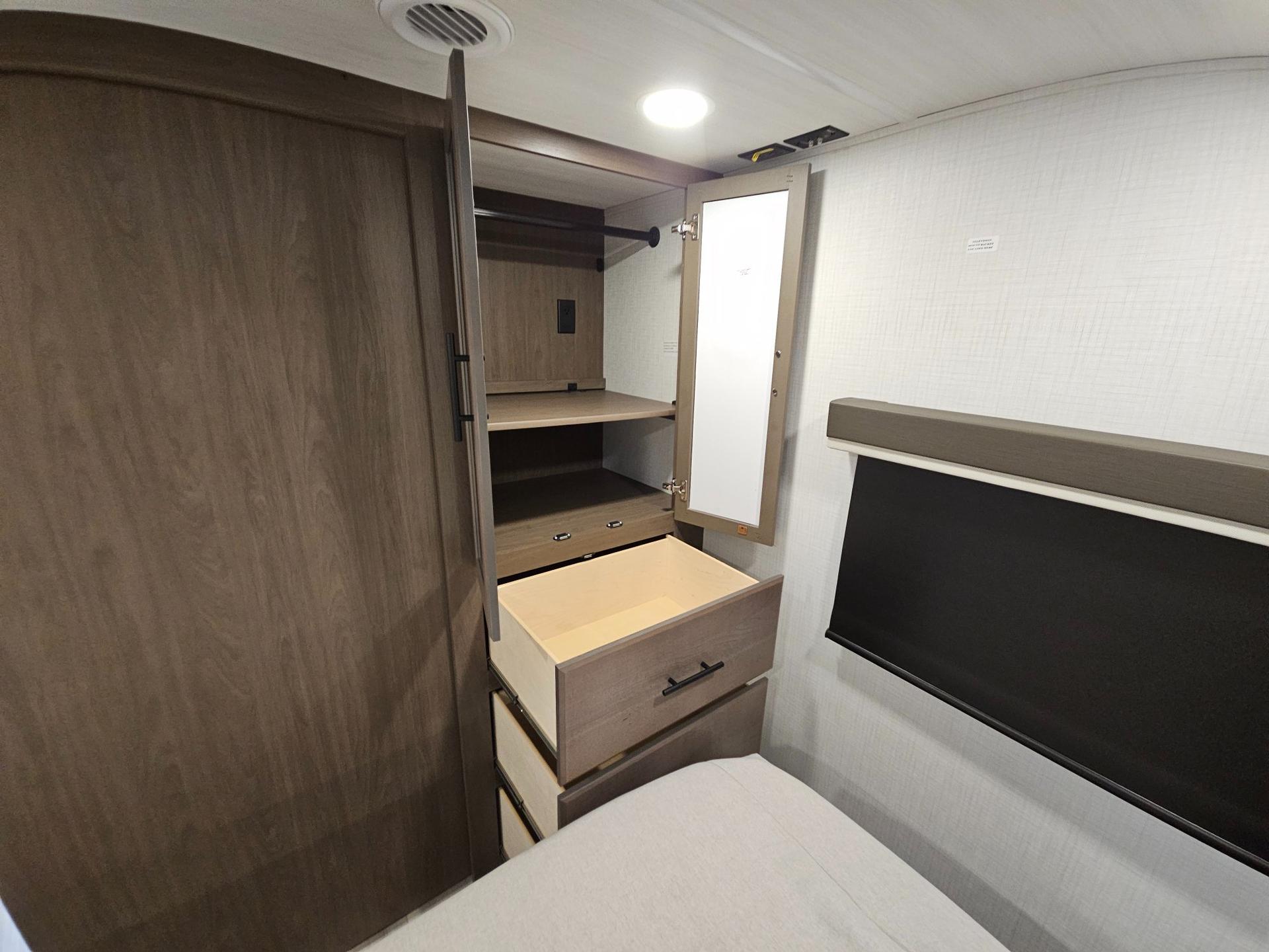 2026 Keystone RV 2026 Keystone RV Cougar Half-Ton - thumbnail 37