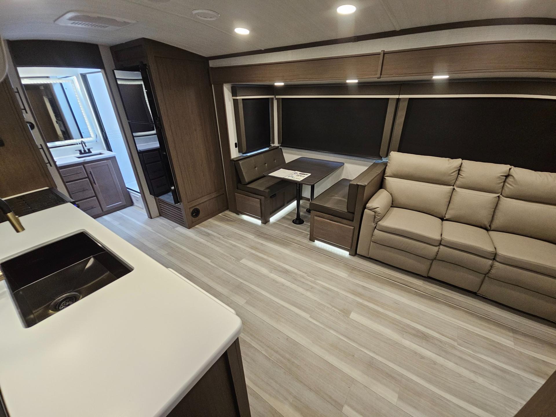 2026 Keystone RV 2026 Keystone RV Cougar Half-Ton - thumbnail 6