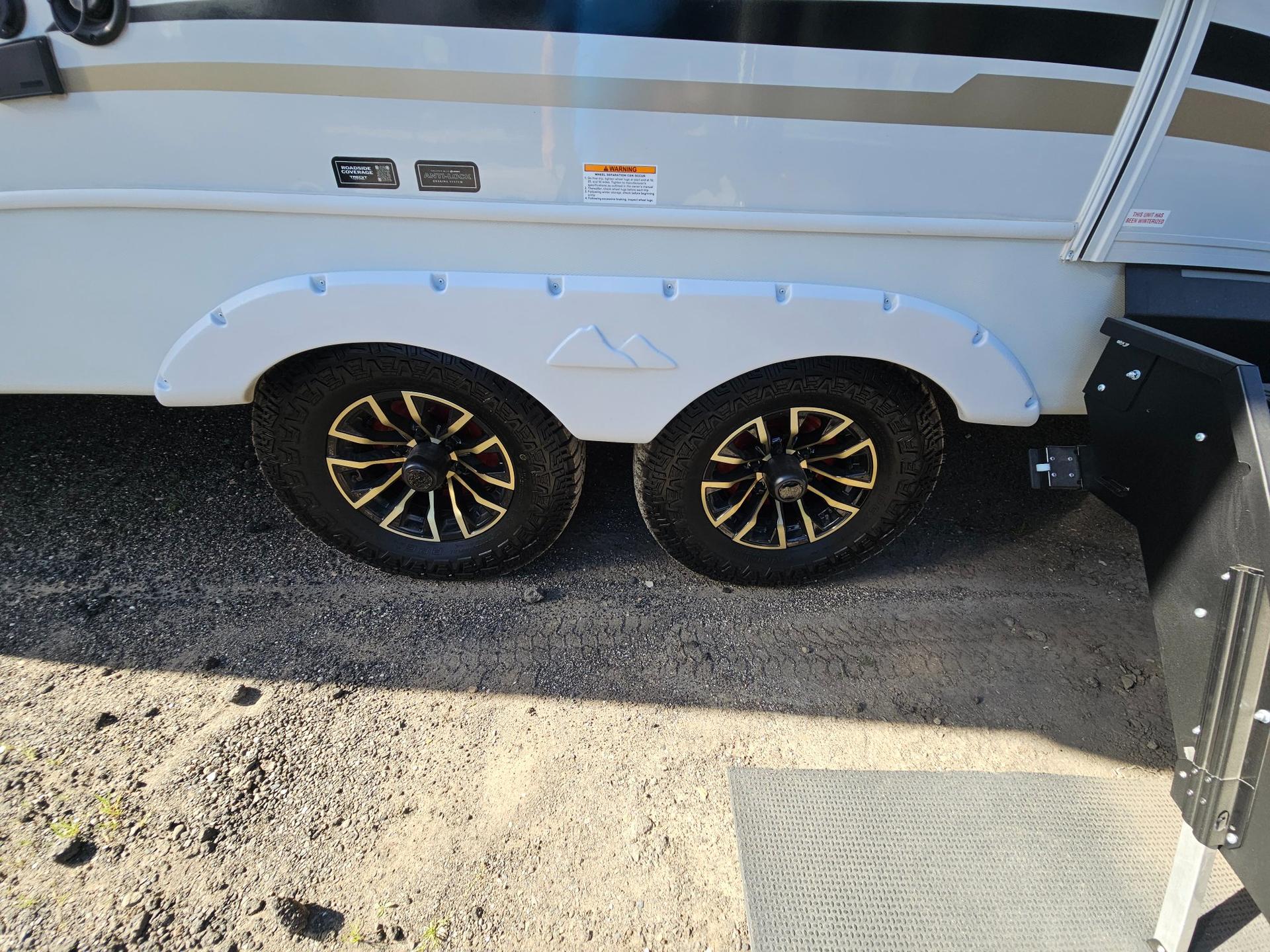 2026 Keystone RV 2026 Keystone RV Cougar Half-Ton - thumbnail 36