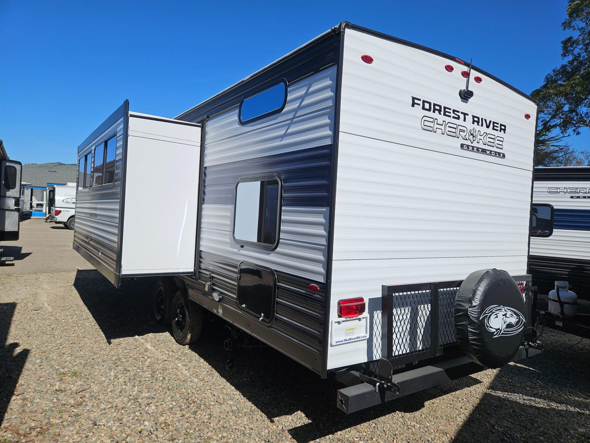 2026 Forest River RV 2026 Forest River RV Cherokee Grey Wolf - thumbnail 4