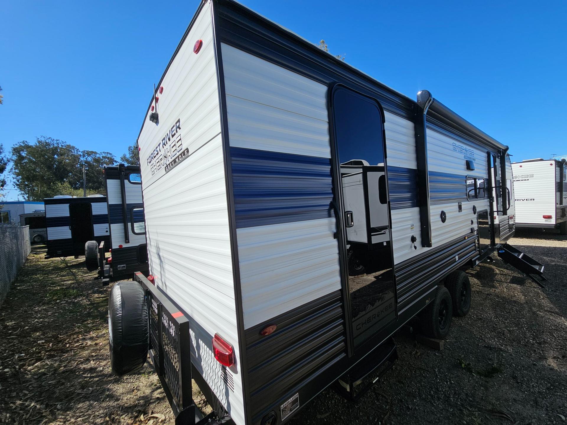 2026 Forest River RV 2026 Forest River RV Cherokee Grey Wolf - thumbnail 3