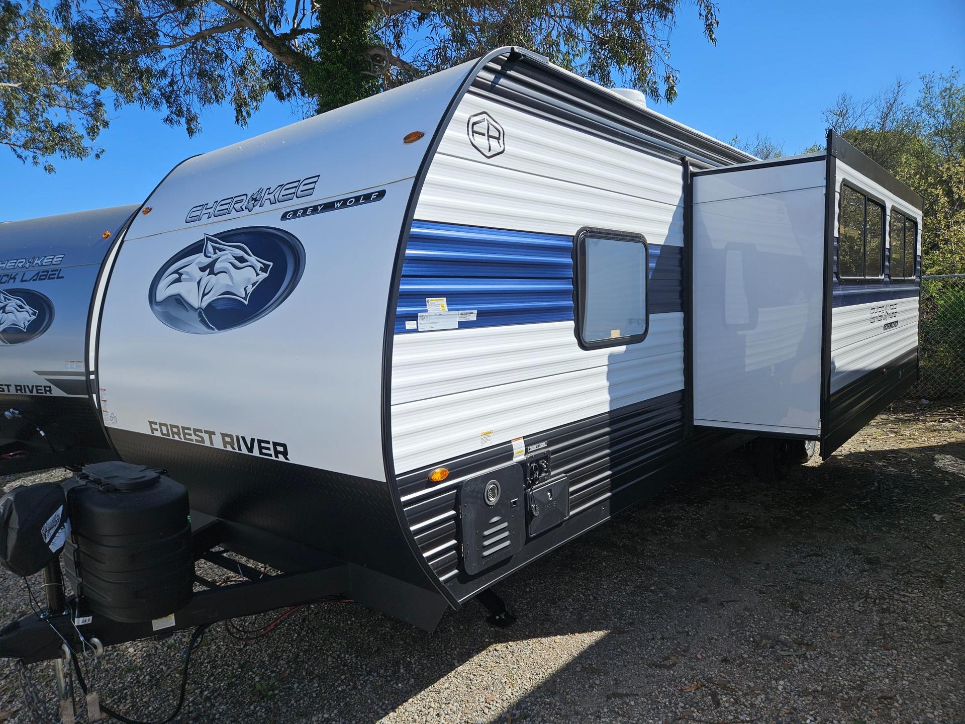 2026 Forest River RV 2026 Forest River RV Cherokee Grey Wolf - thumbnail 5