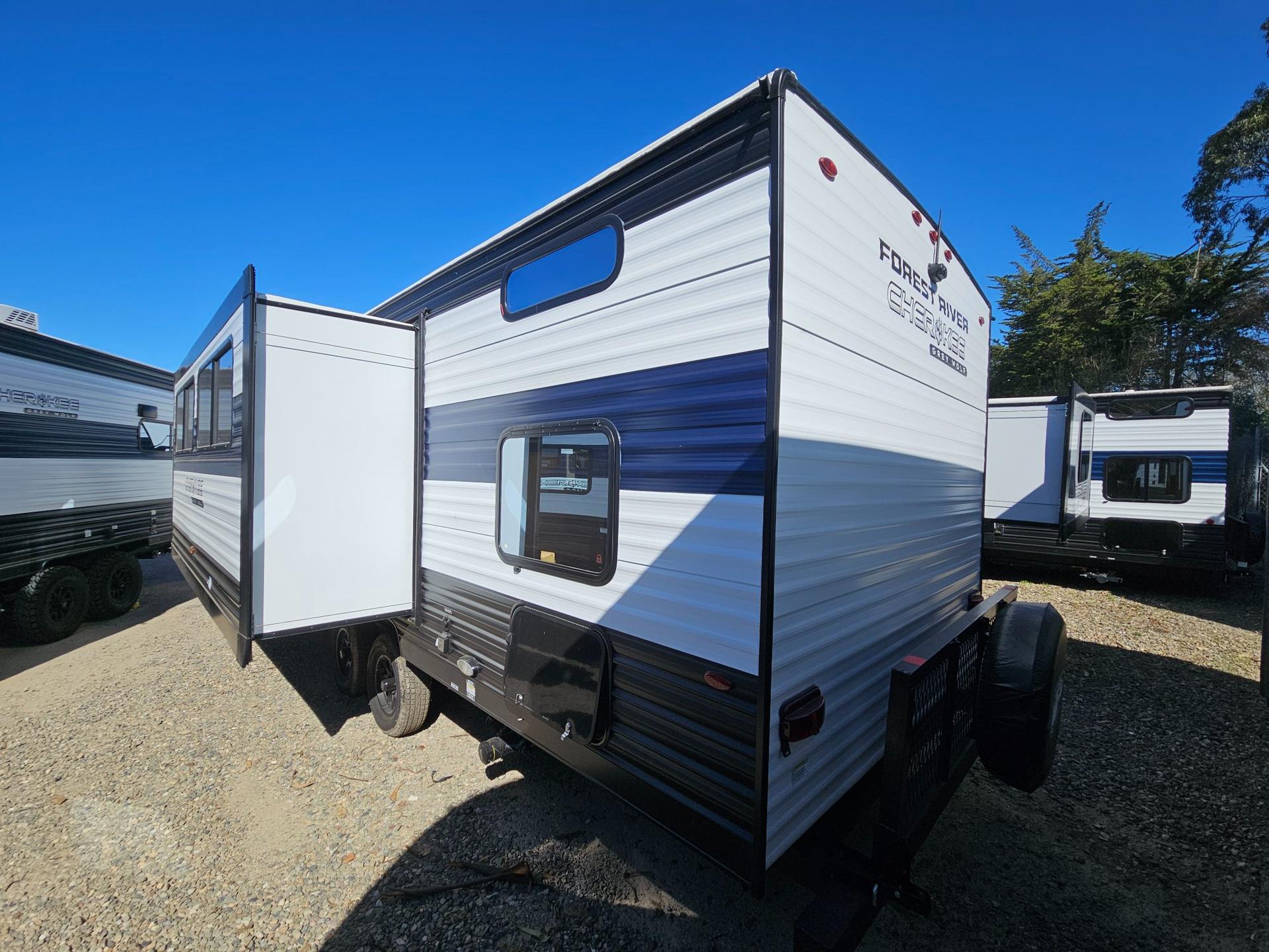 2026 Forest River RV 2026 Forest River RV Cherokee Grey Wolf - thumbnail 4