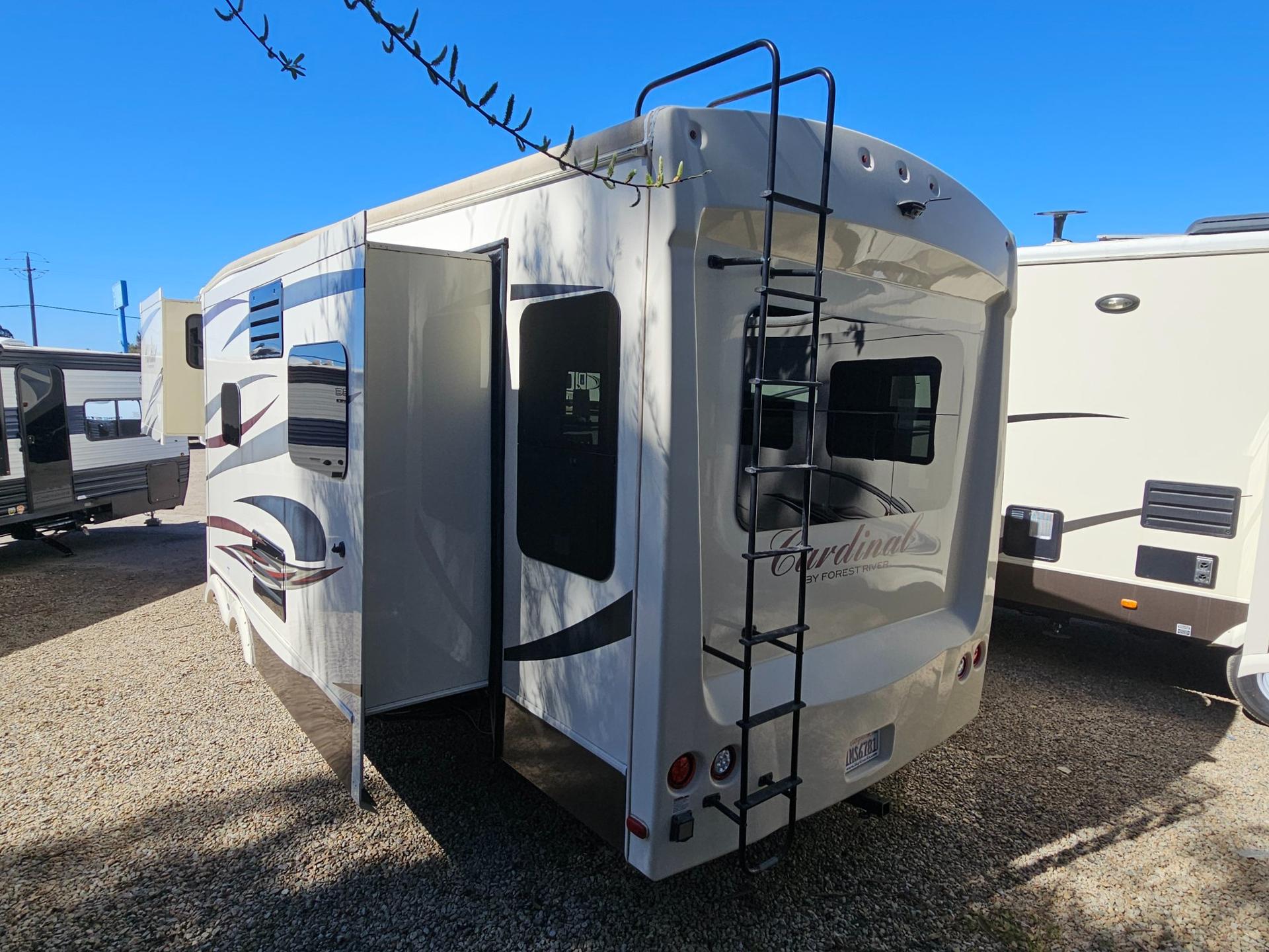 2017 Forest River RV 2017 Forest River RV Cardinal - thumbnail 3
