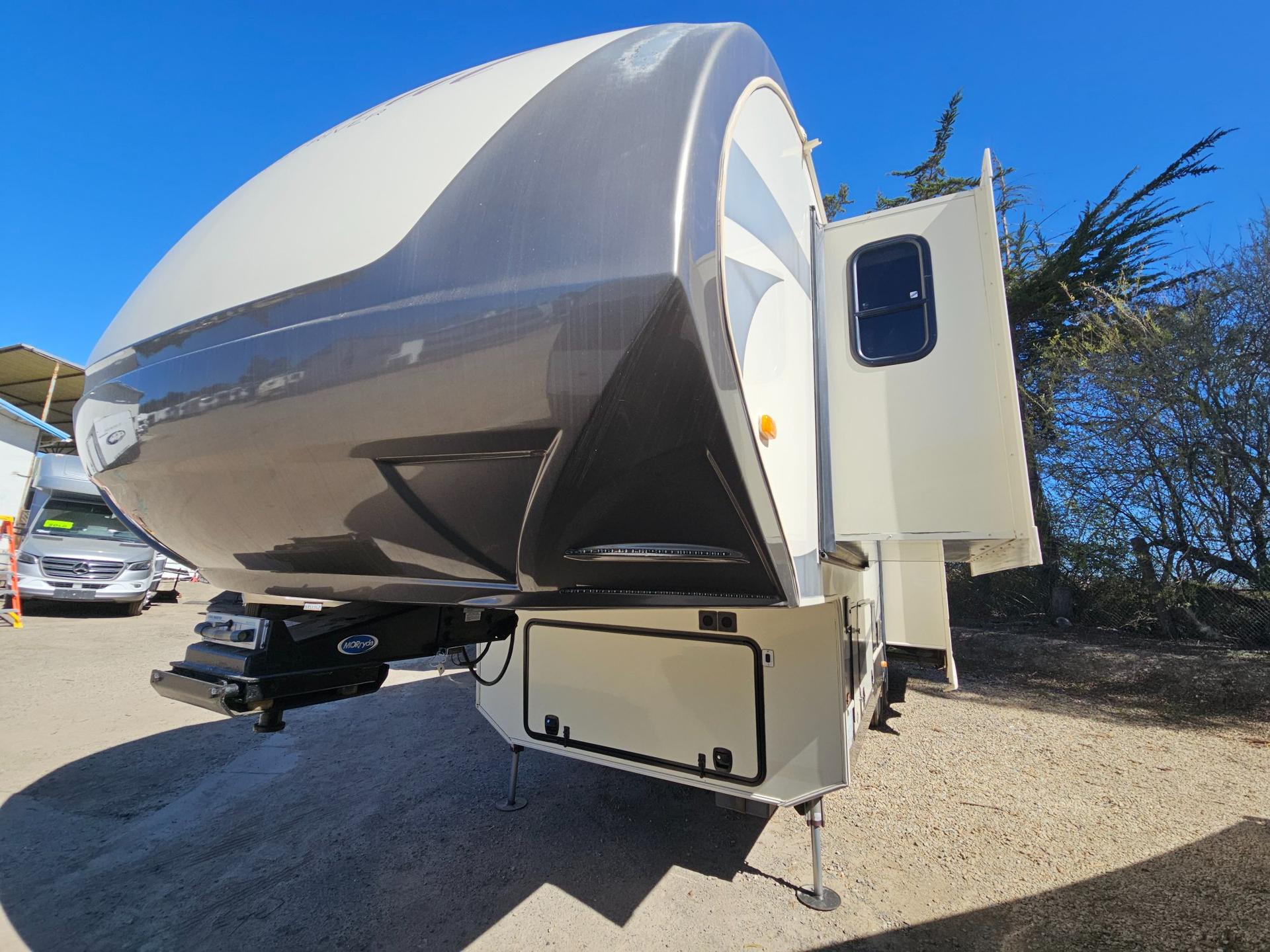 2017 Forest River RV 2017 Forest River RV Cardinal - thumbnail 4