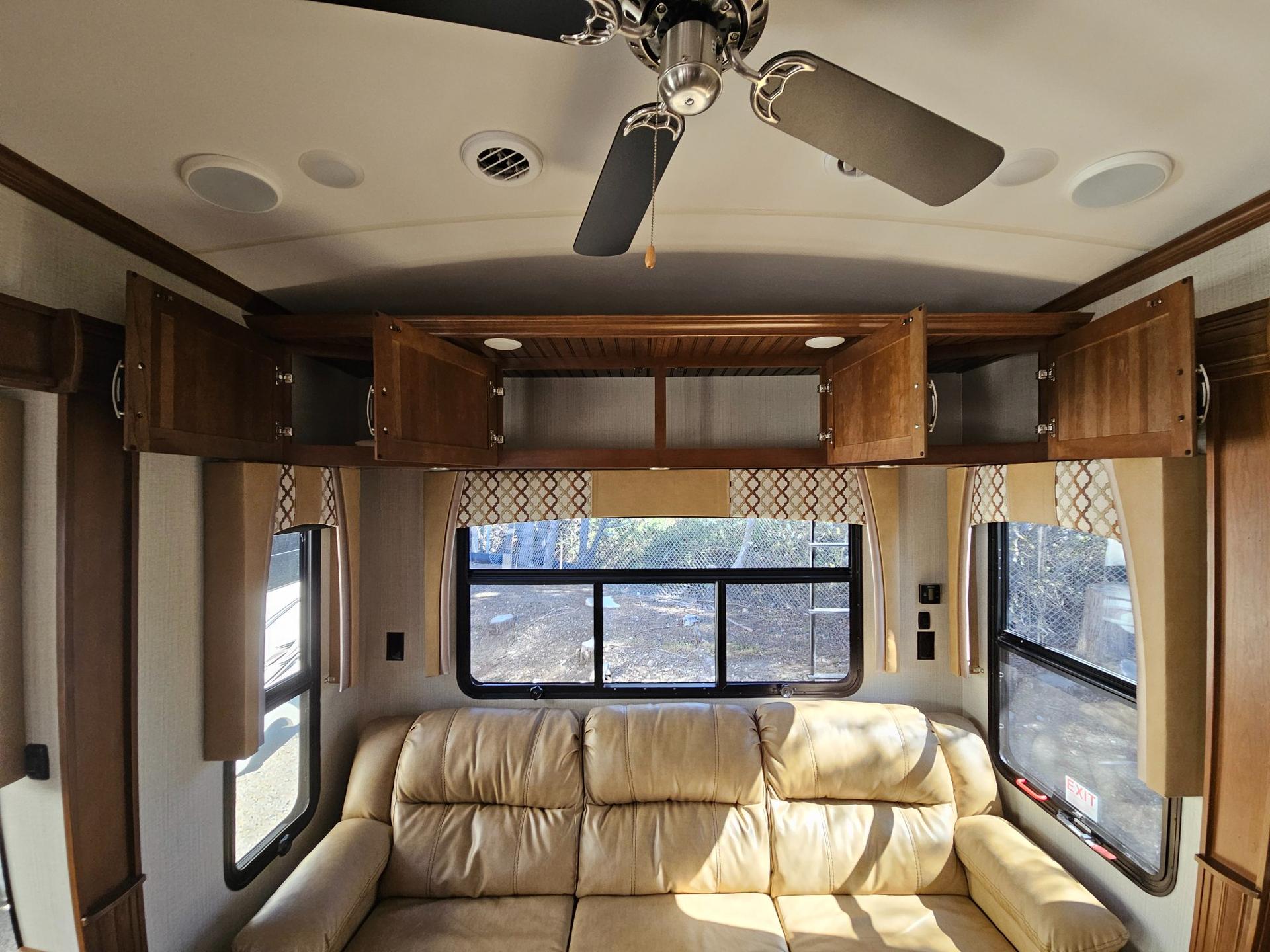 2017 Forest River RV 2017 Forest River RV Cardinal - thumbnail 10