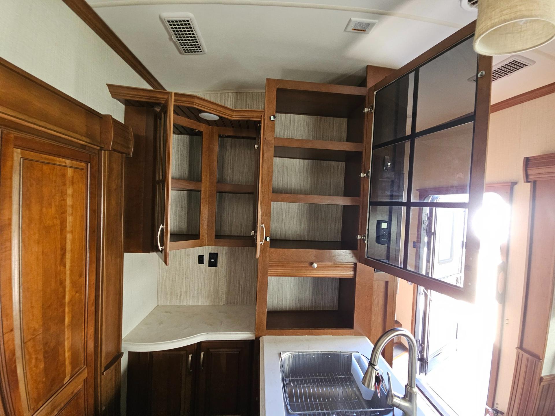 2017 Forest River RV 2017 Forest River RV Cardinal - thumbnail 18