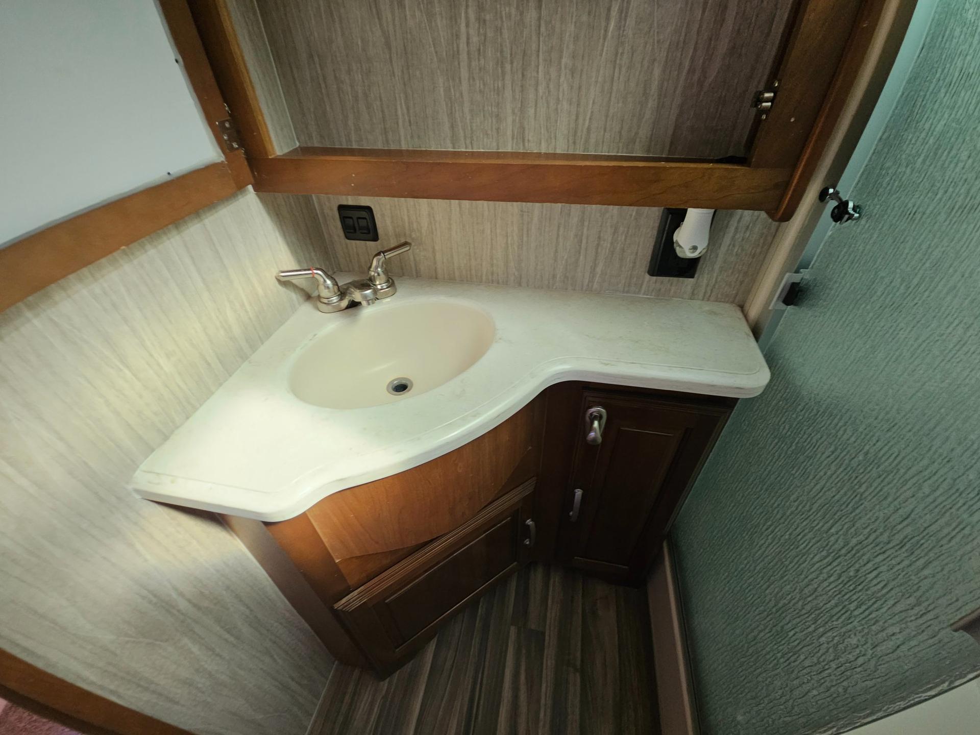 2017 Forest River RV 2017 Forest River RV Cardinal - thumbnail 25