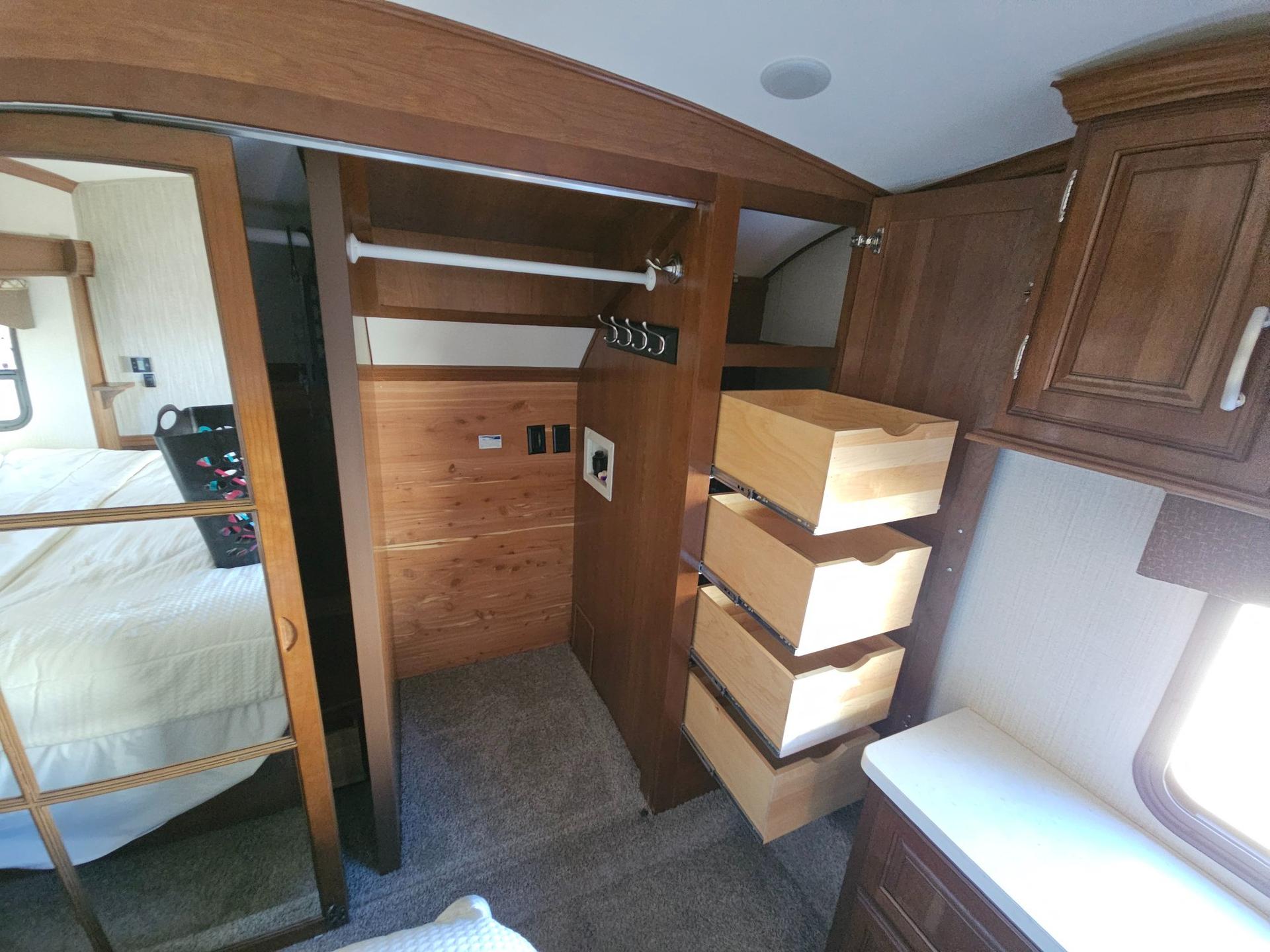 2017 Forest River RV 2017 Forest River RV Cardinal - thumbnail 29