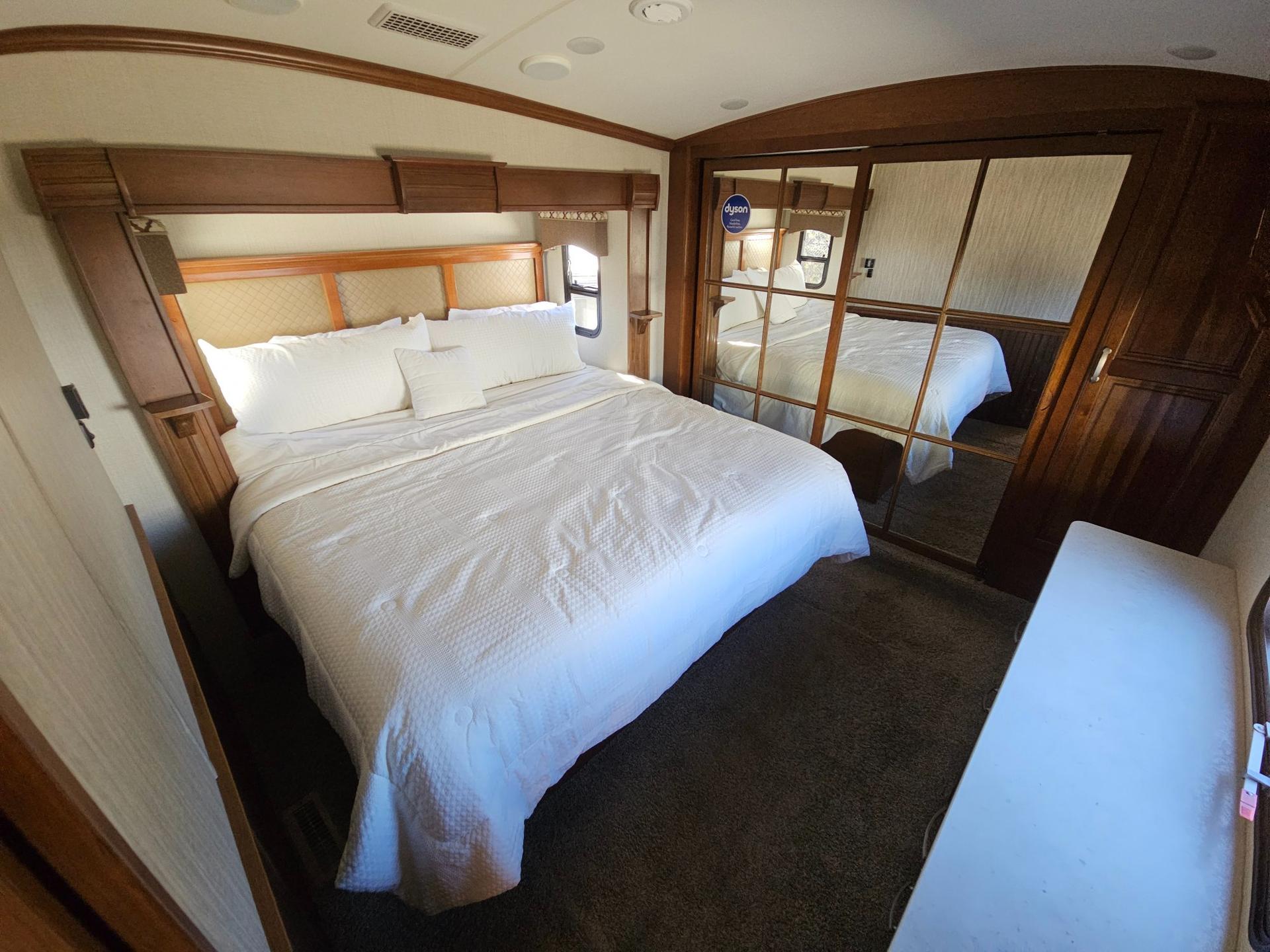 2017 Forest River RV 2017 Forest River RV Cardinal - thumbnail 30