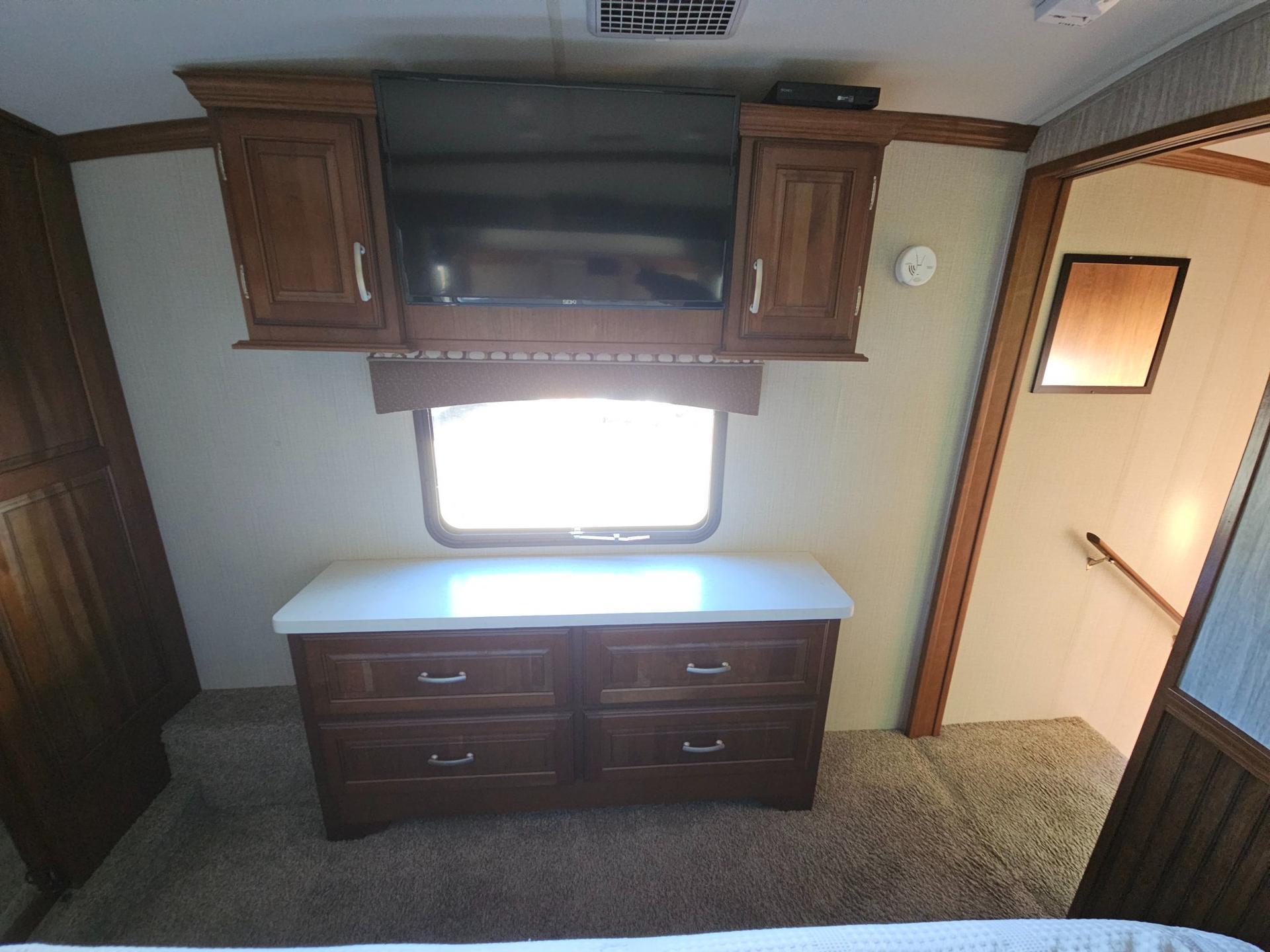 2017 Forest River RV 2017 Forest River RV Cardinal - thumbnail 33
