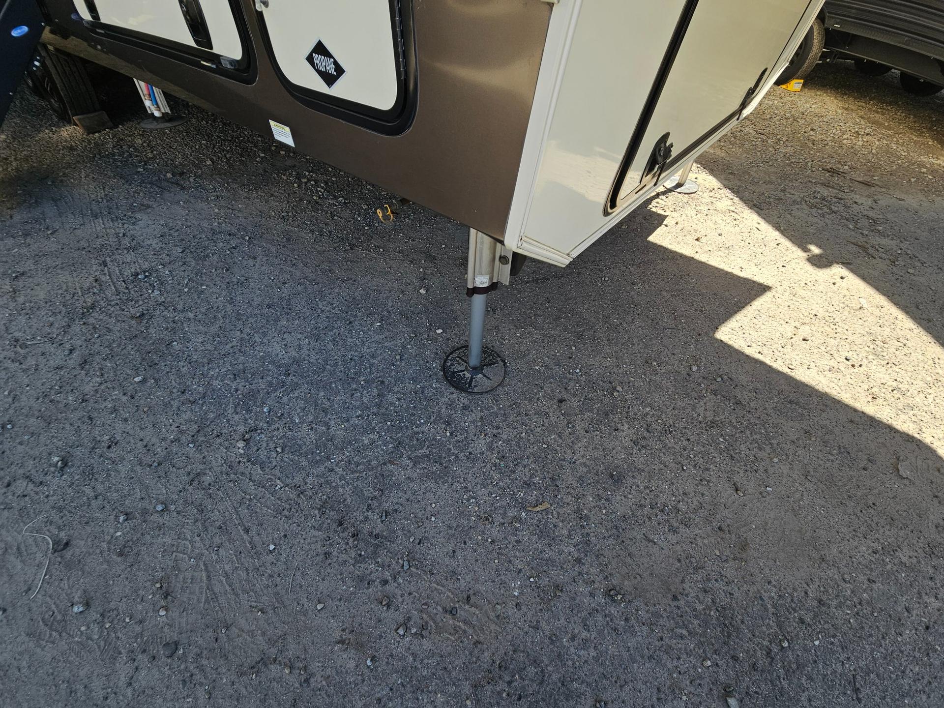 2017 Forest River RV 2017 Forest River RV Cardinal - thumbnail 37