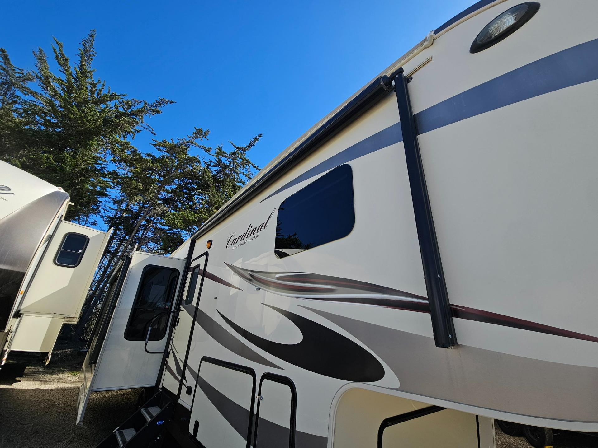 2017 Forest River RV 2017 Forest River RV Cardinal - thumbnail 38