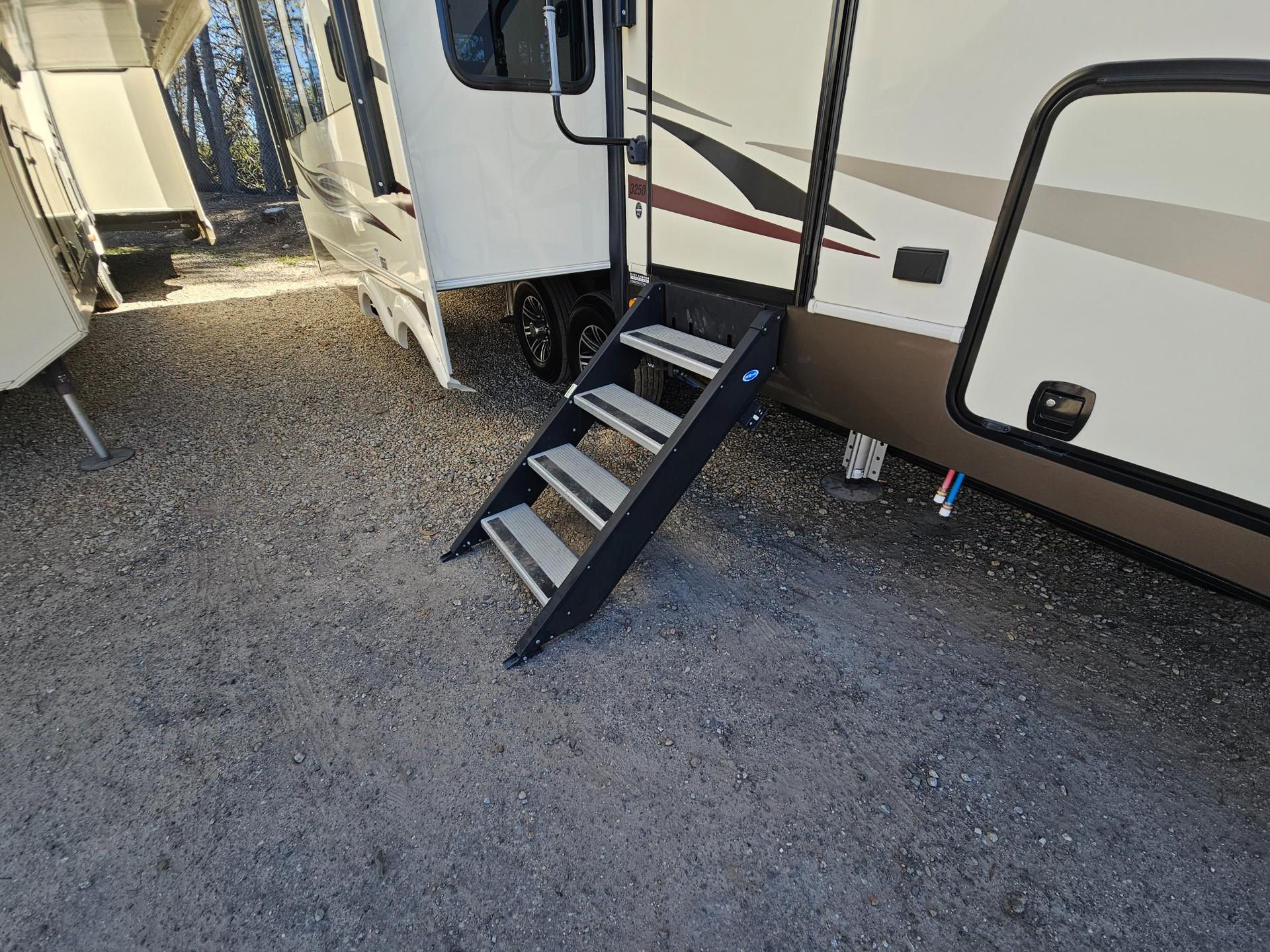 2017 Forest River RV 2017 Forest River RV Cardinal - thumbnail 40