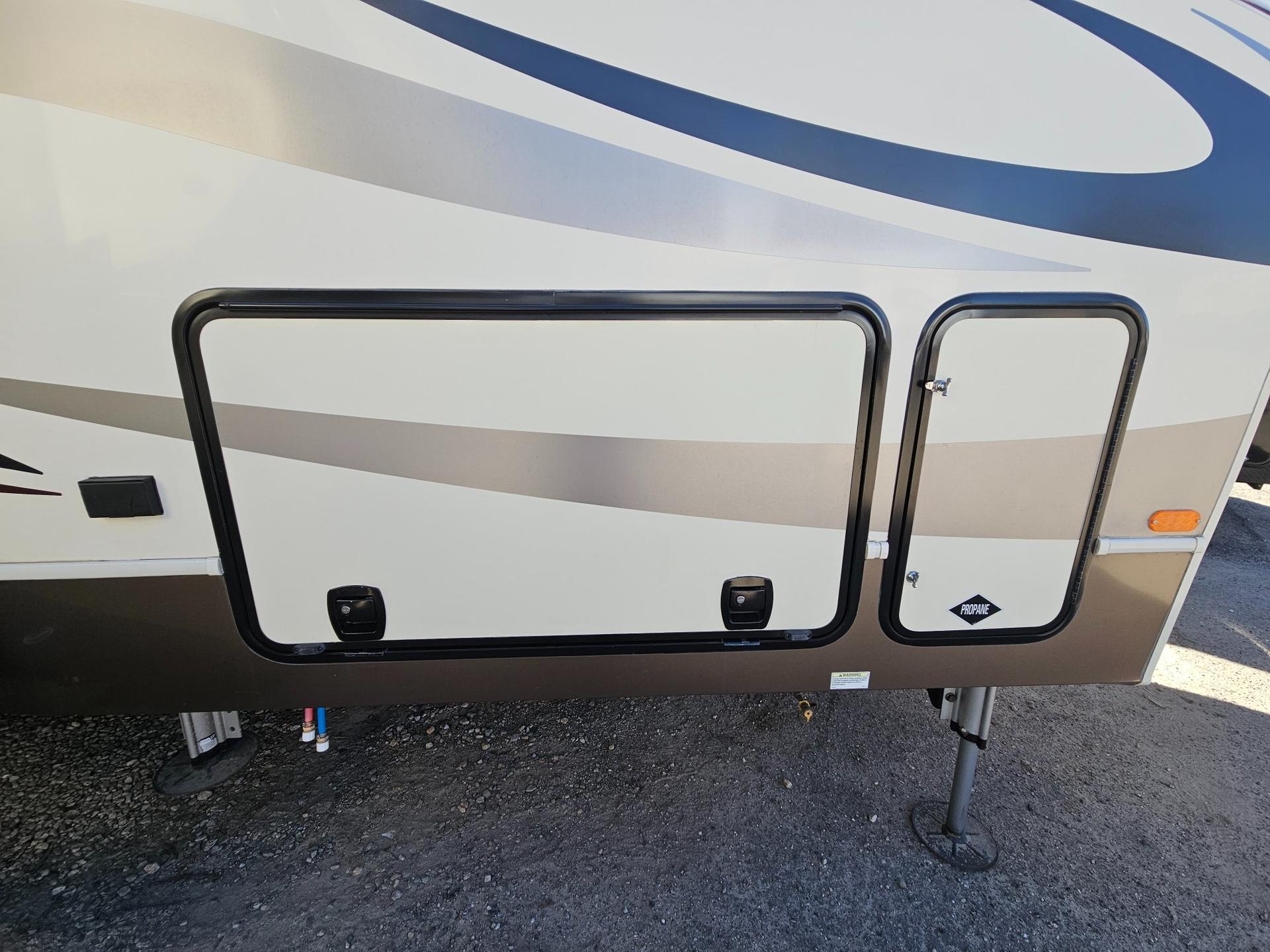 2017 Forest River RV 2017 Forest River RV Cardinal - thumbnail 41