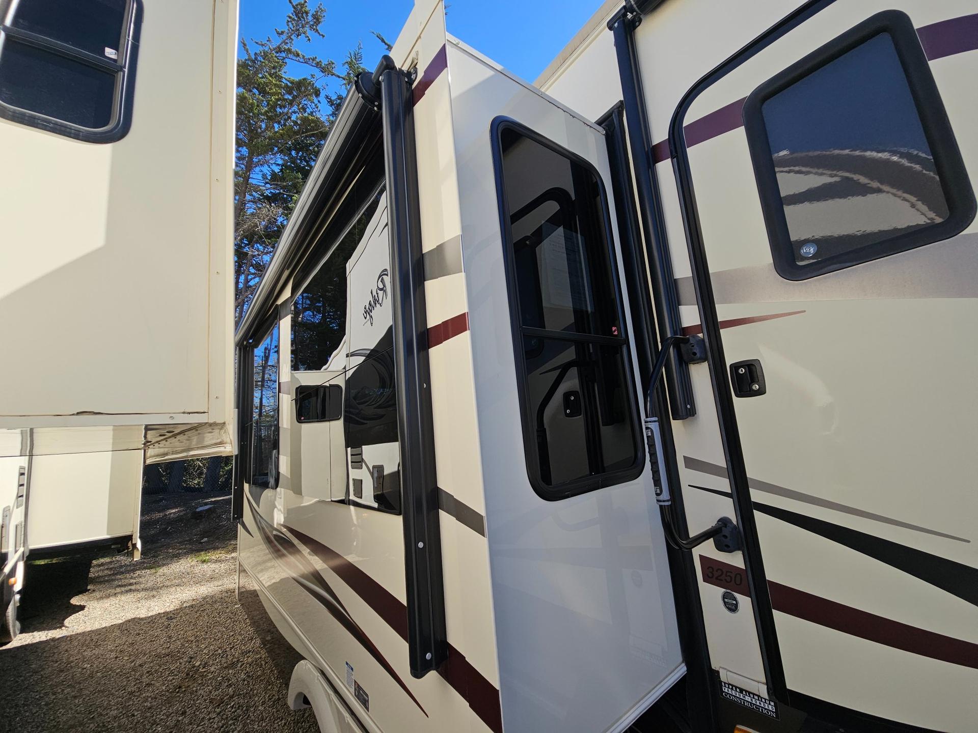 2017 Forest River RV 2017 Forest River RV Cardinal - thumbnail 43