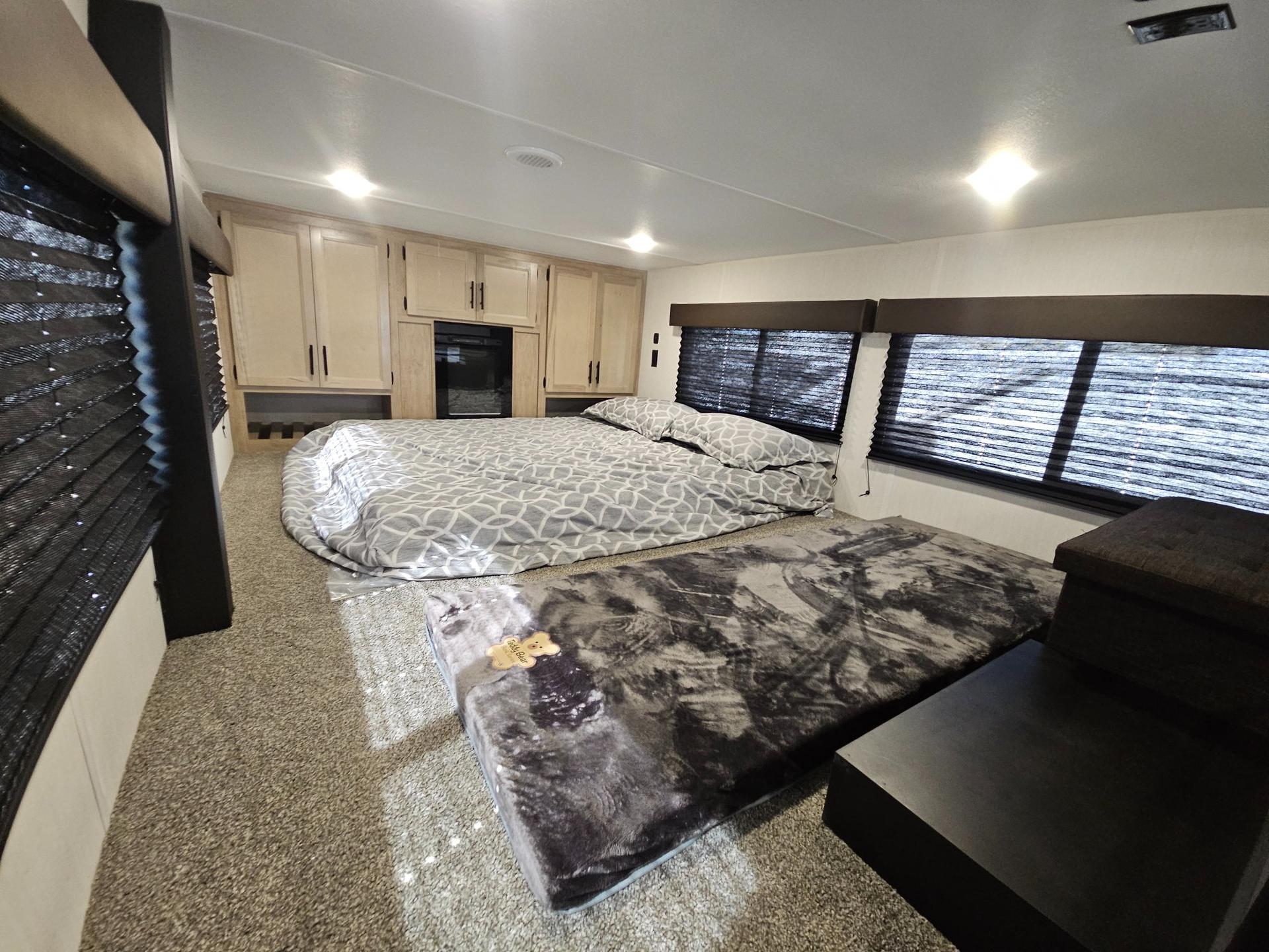 2026 Forest River RV 2026 Forest River RV Cherokee Grey Wolf - thumbnail 70