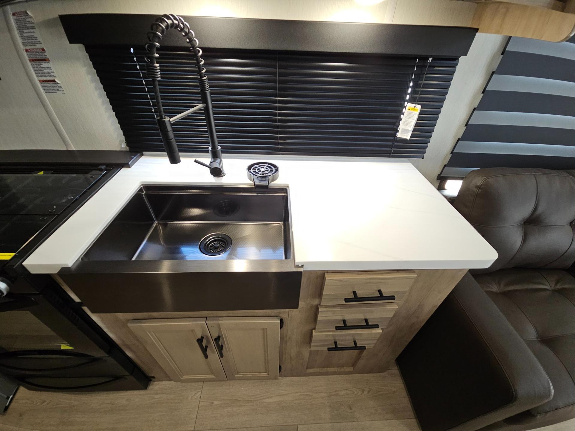 2026 Forest River RV 2026 Forest River RV Cherokee Grey Wolf - thumbnail 75