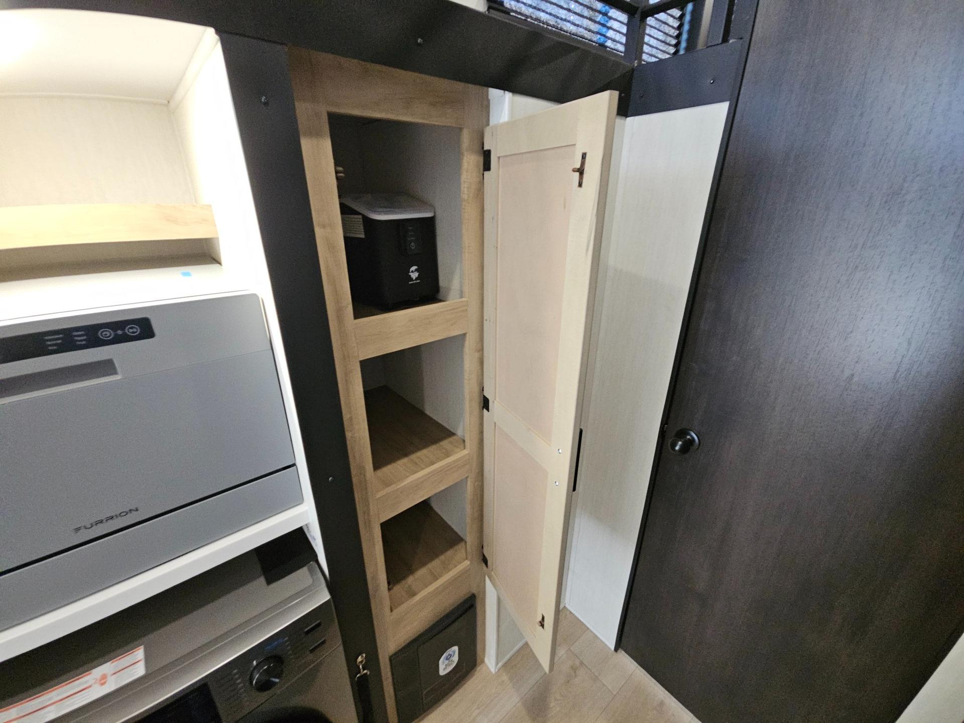 2026 Forest River RV 2026 Forest River RV Cherokee Grey Wolf - thumbnail 81