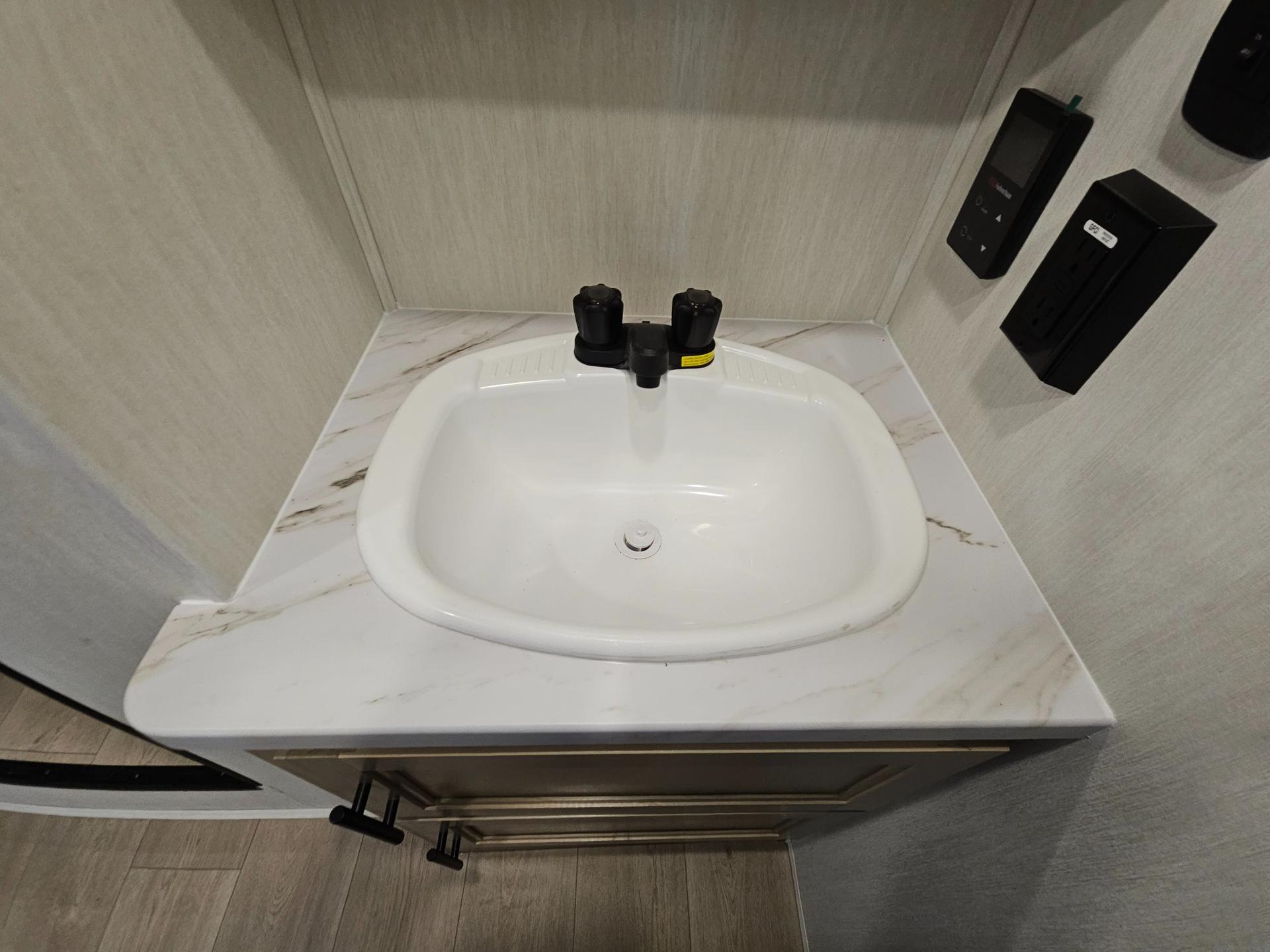 2026 Forest River RV 2026 Forest River RV Cherokee Grey Wolf - thumbnail 87