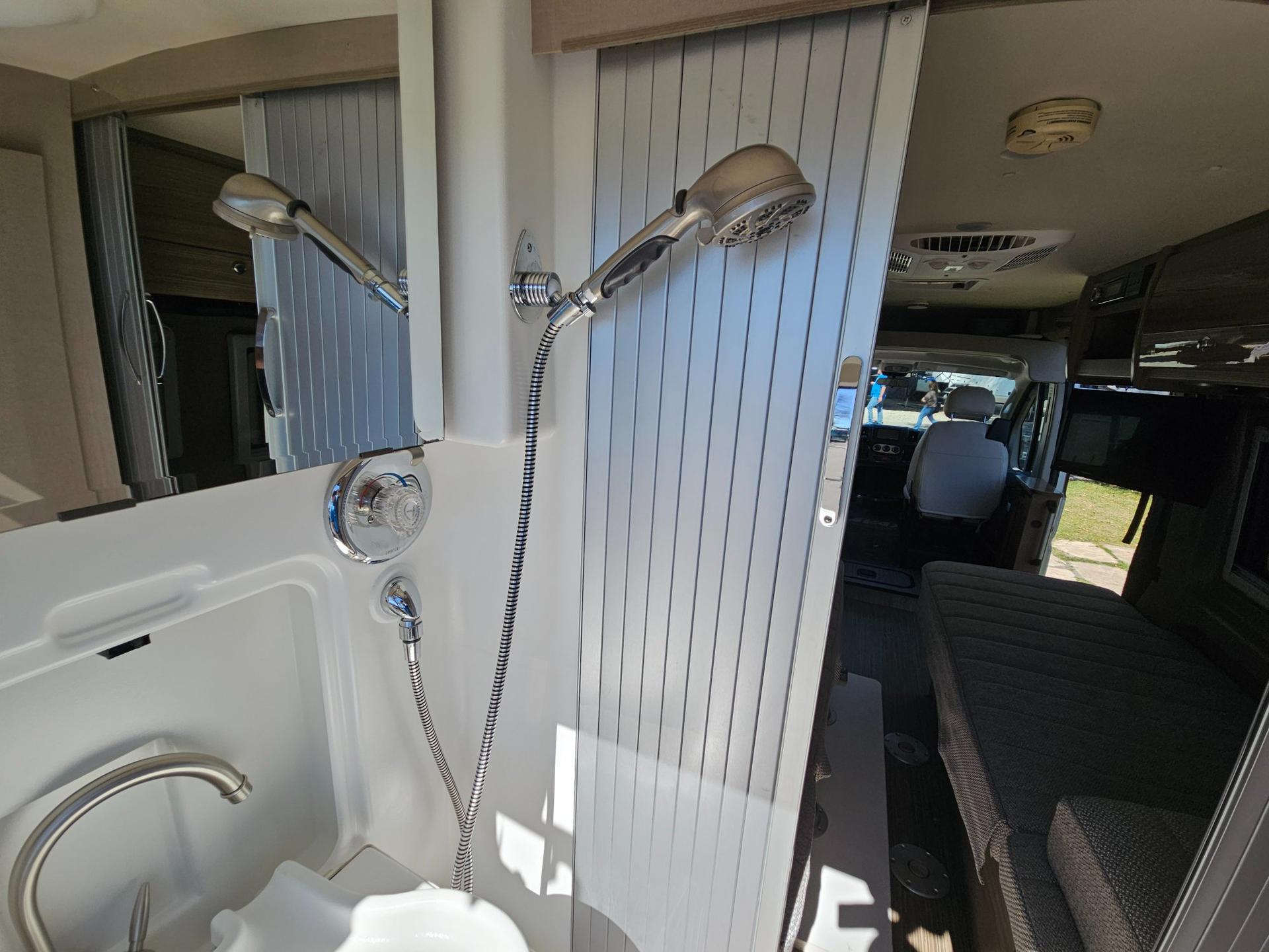 2019 Winnebago 2019 Winnebago Travato - thumbnail 60