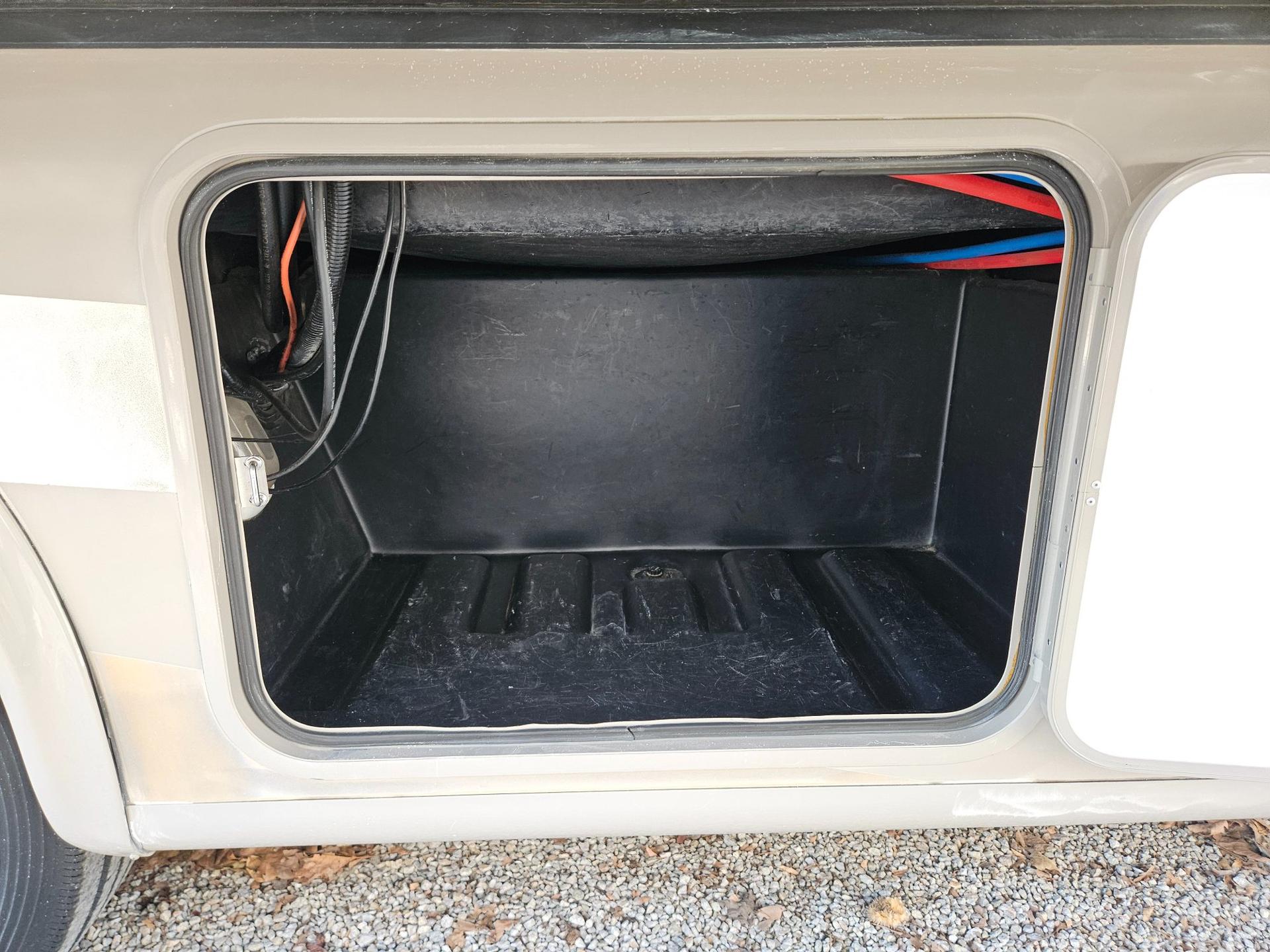 2015 Thor Motor Coach 2015 Thor Motor Coach Hurricane - thumbnail 43