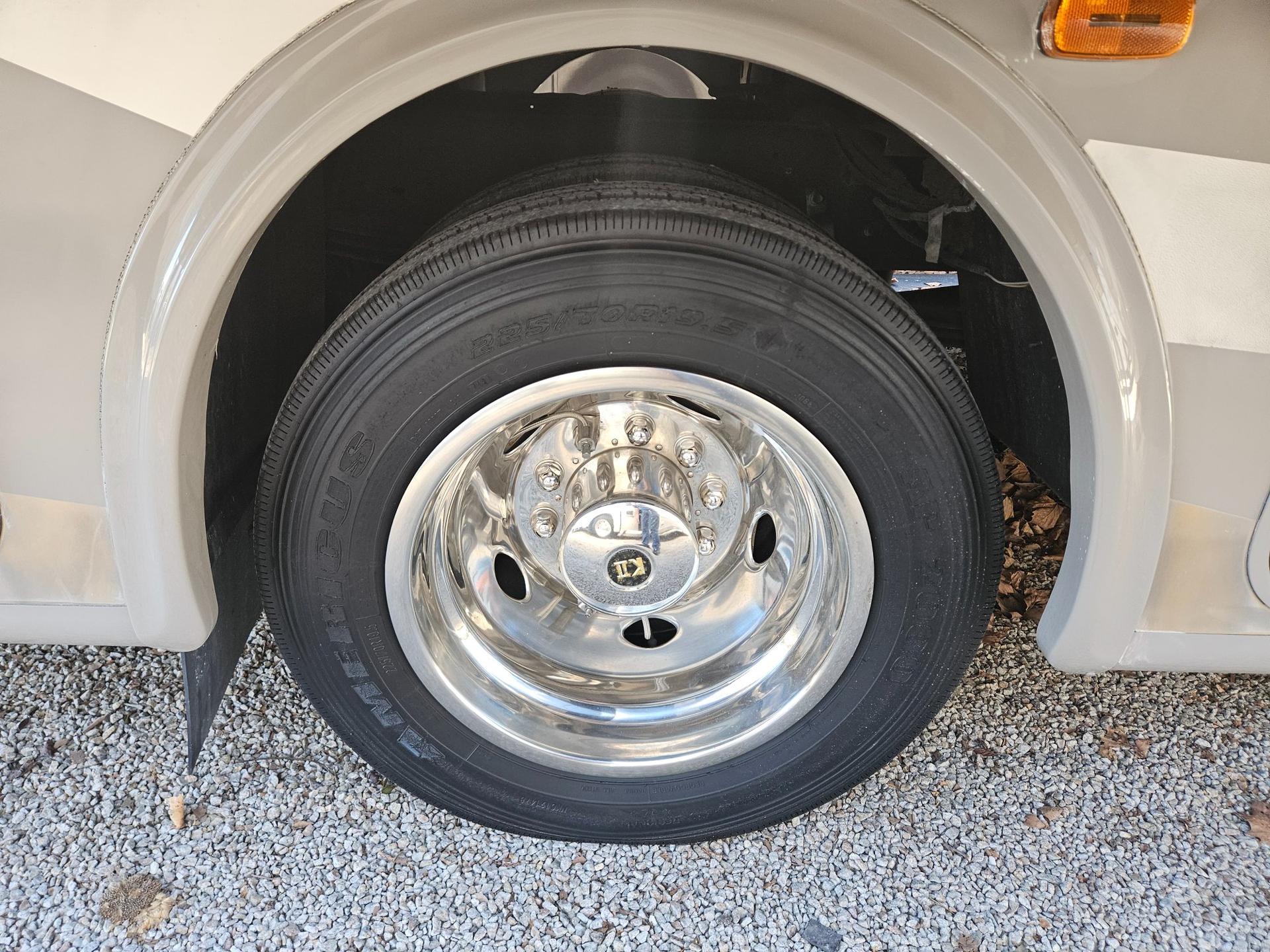 2015 Thor Motor Coach 2015 Thor Motor Coach Hurricane - thumbnail 44