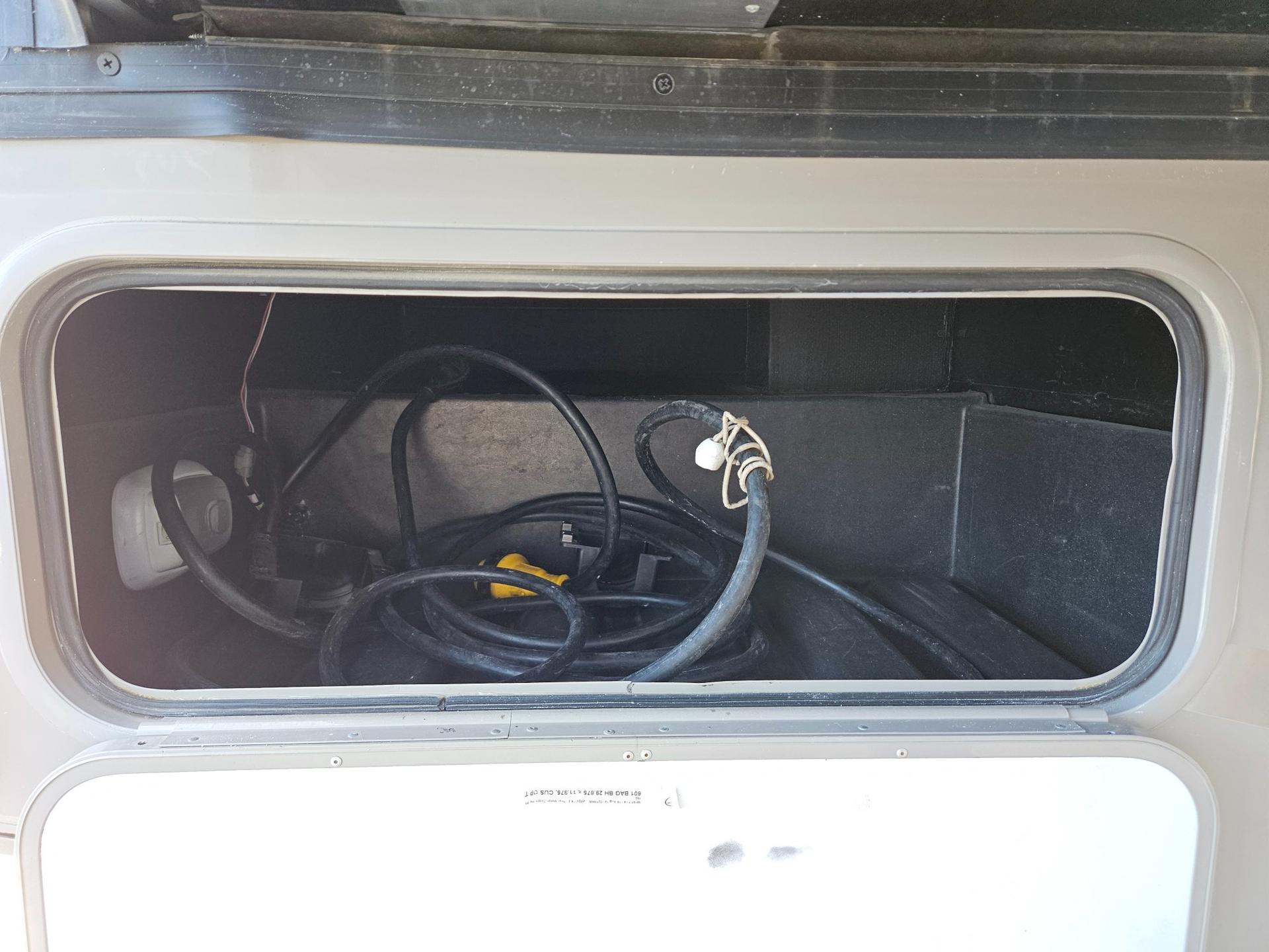 2015 Thor Motor Coach 2015 Thor Motor Coach Hurricane - thumbnail 46