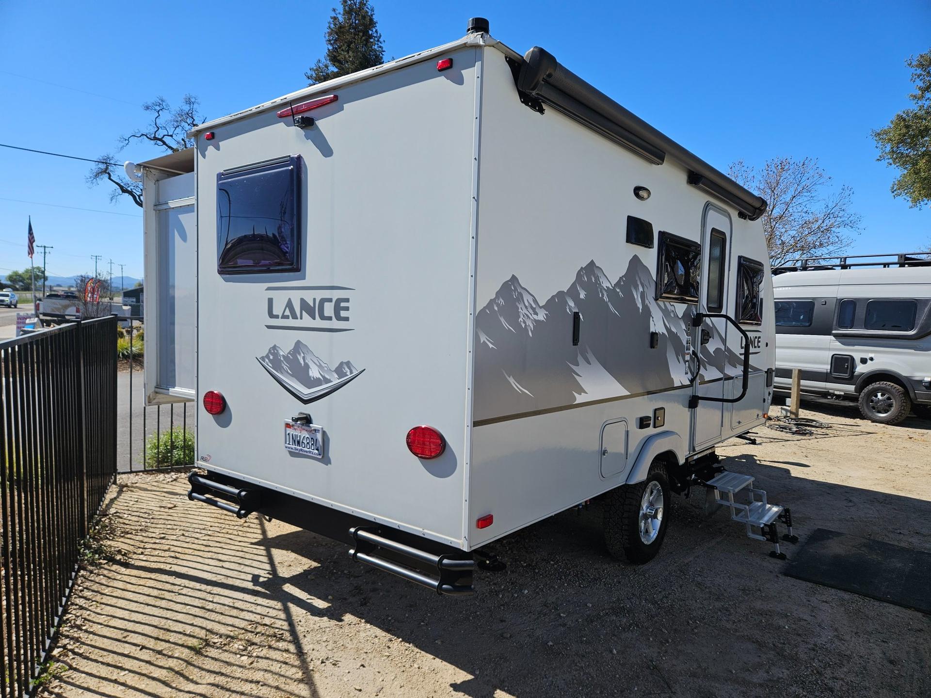 2021 Lance 2021 Lance Travel Trailer - thumbnail 2