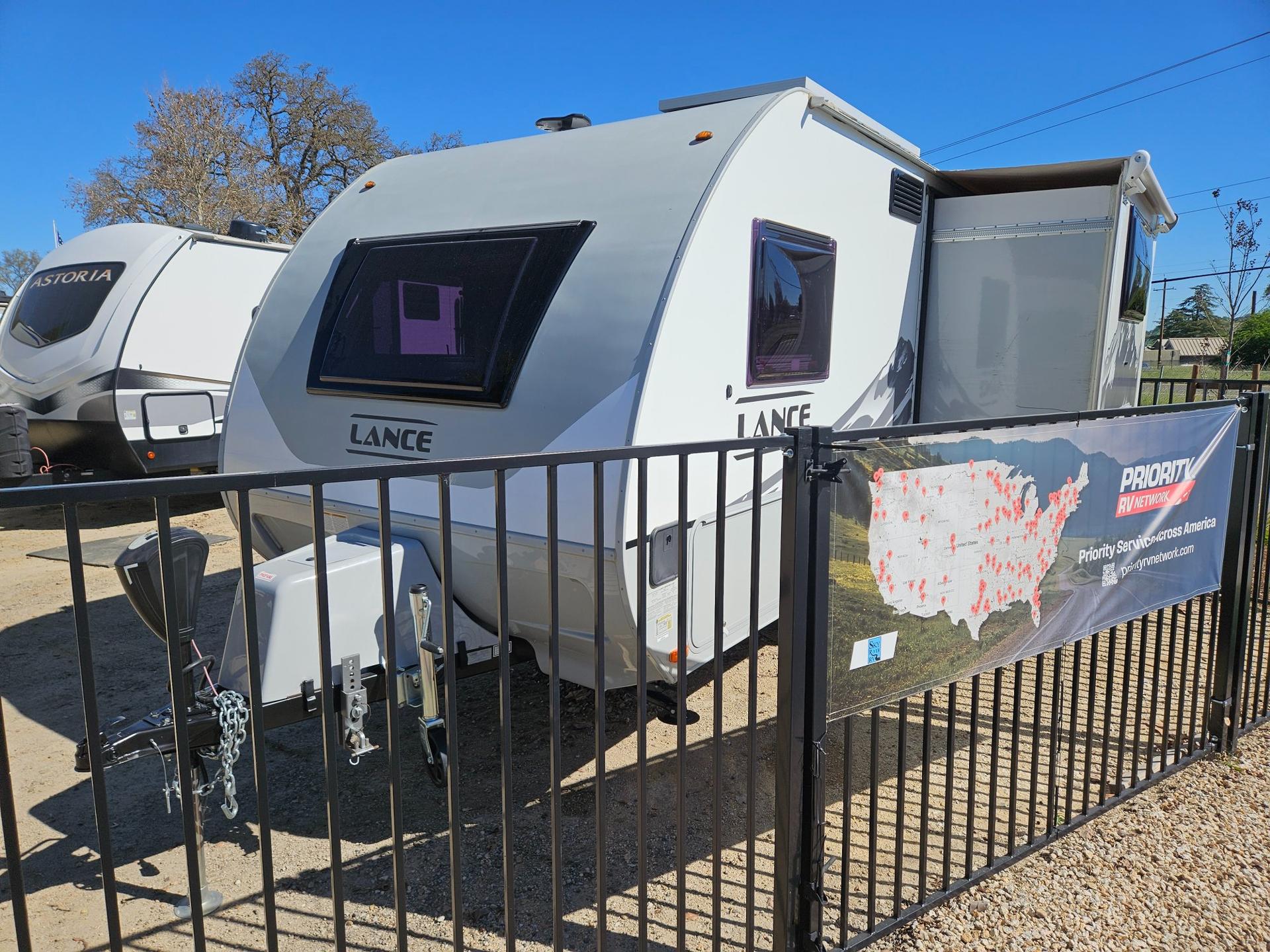 2021 Lance 2021 Lance Travel Trailer - thumbnail 4
