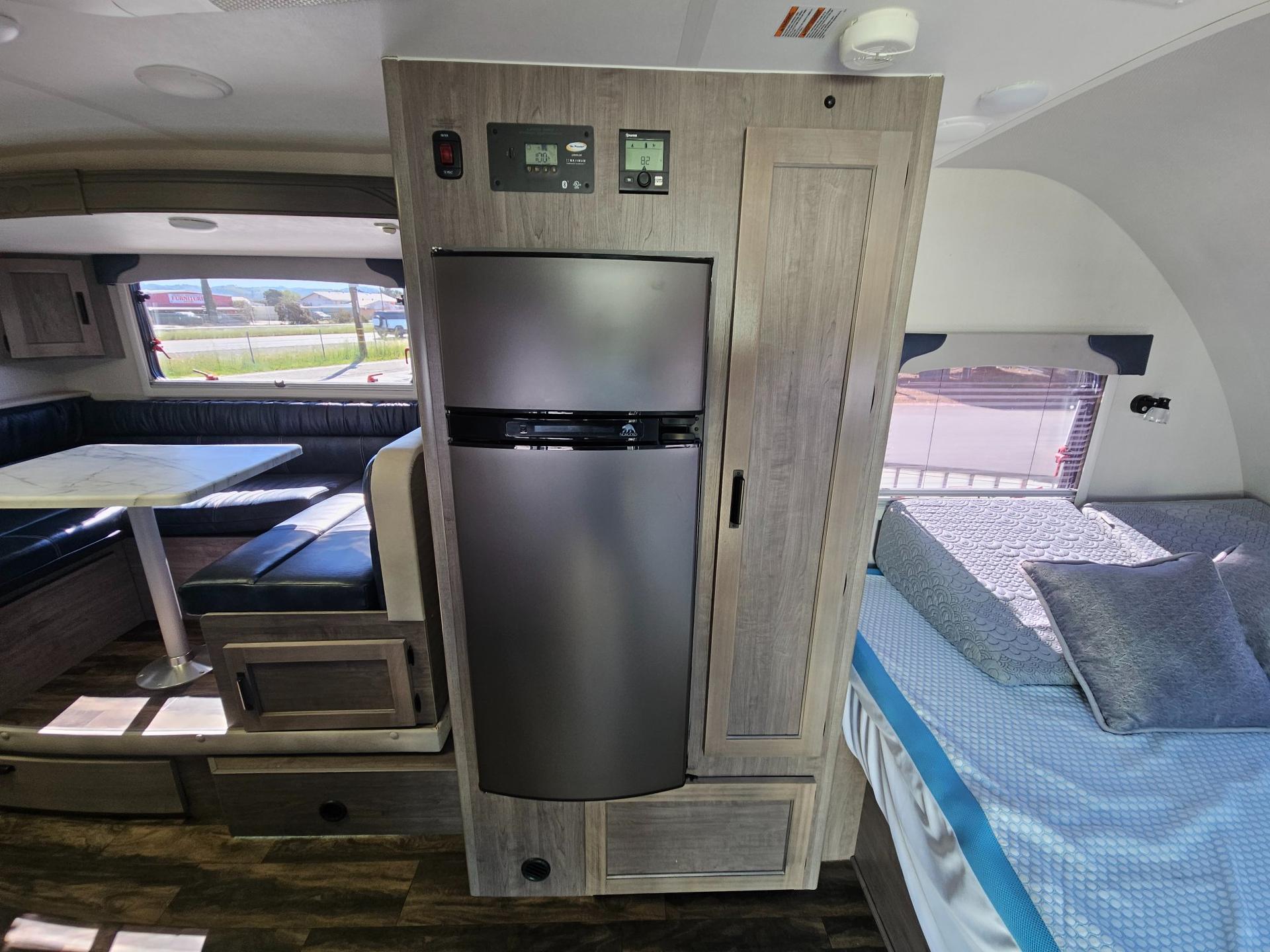 2021 Lance 2021 Lance Travel Trailer - thumbnail 6