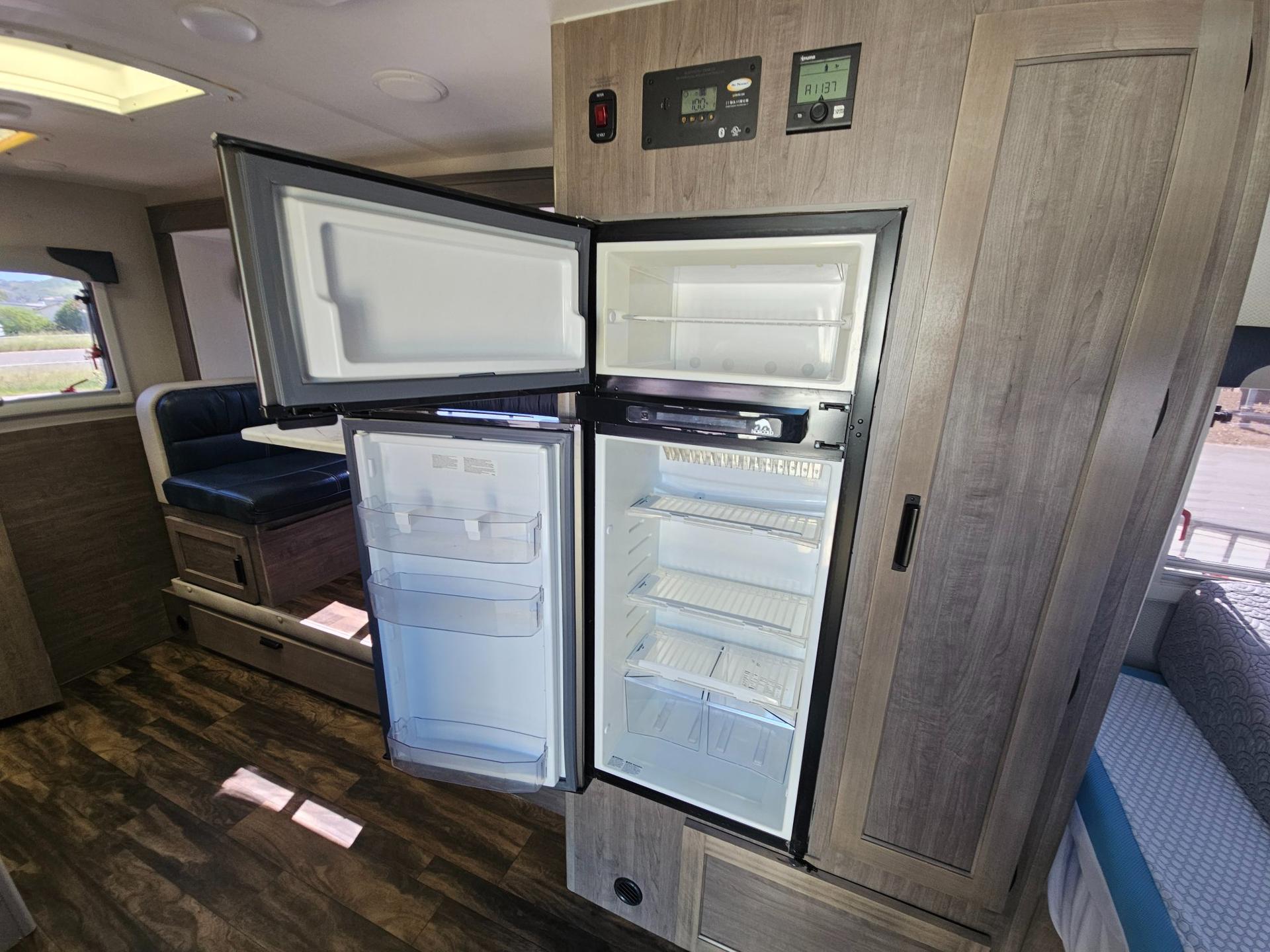 2021 Lance 2021 Lance Travel Trailer - thumbnail 8