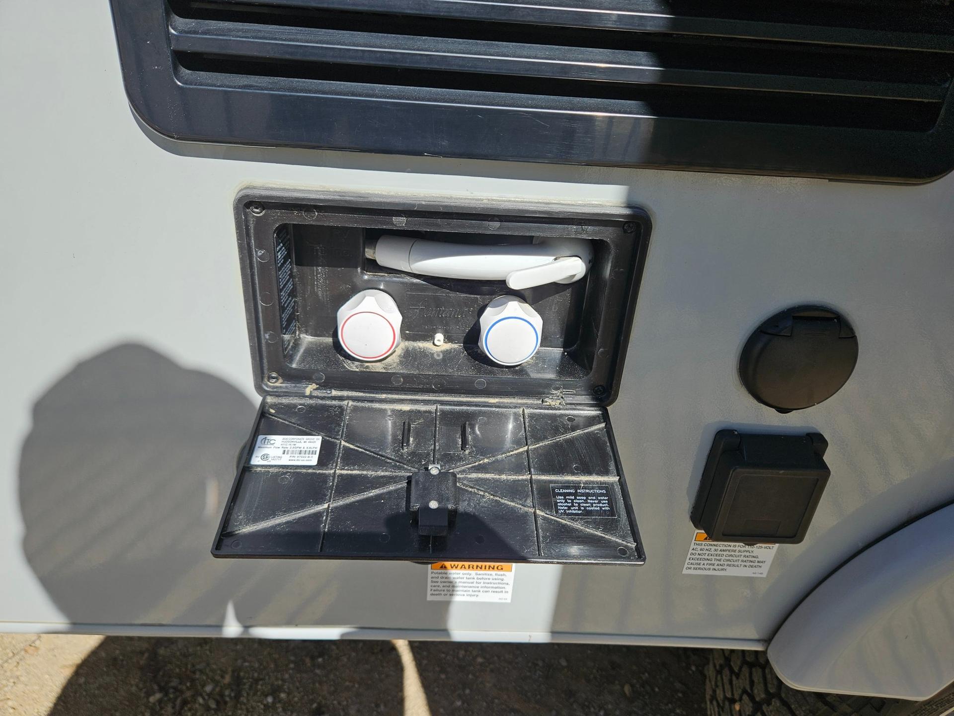 2021 Lance 2021 Lance Travel Trailer - thumbnail 32