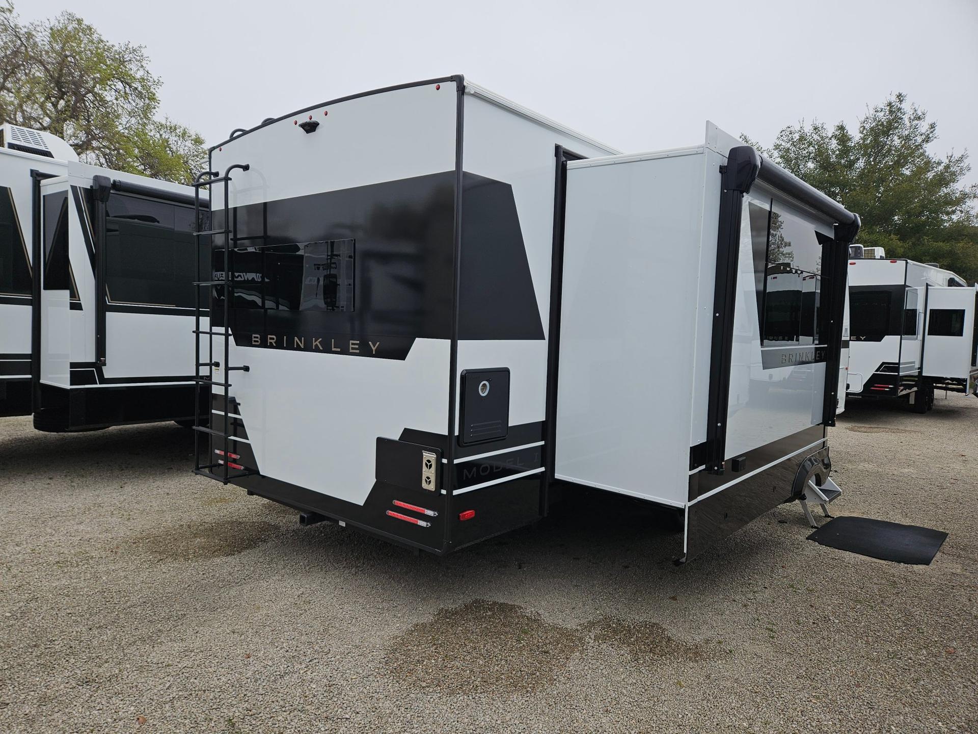 2026 Brinkley RV 2026 Brinkley RV Model I - thumbnail 3