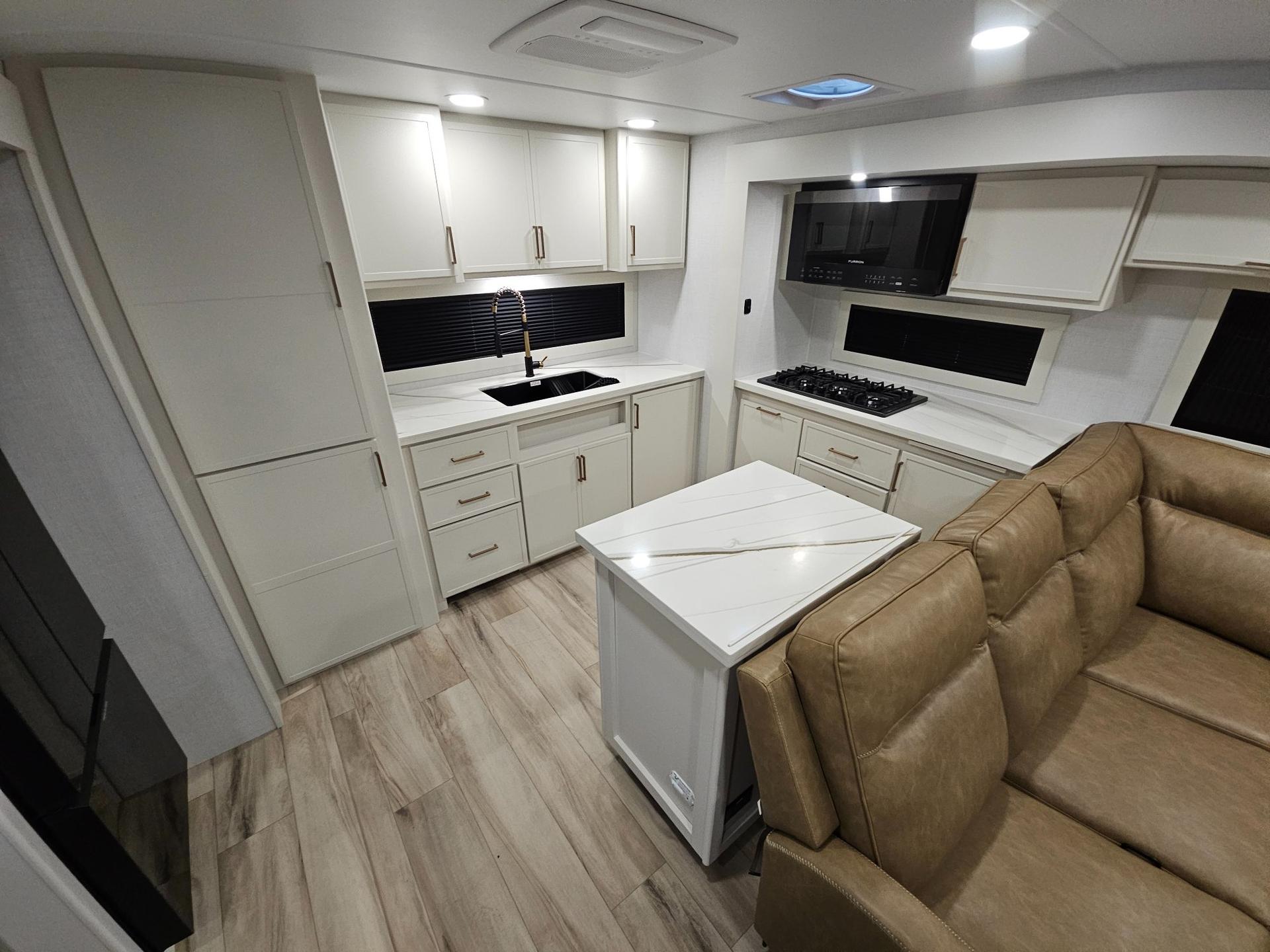 2026 Brinkley RV 2026 Brinkley RV Model I - thumbnail 11