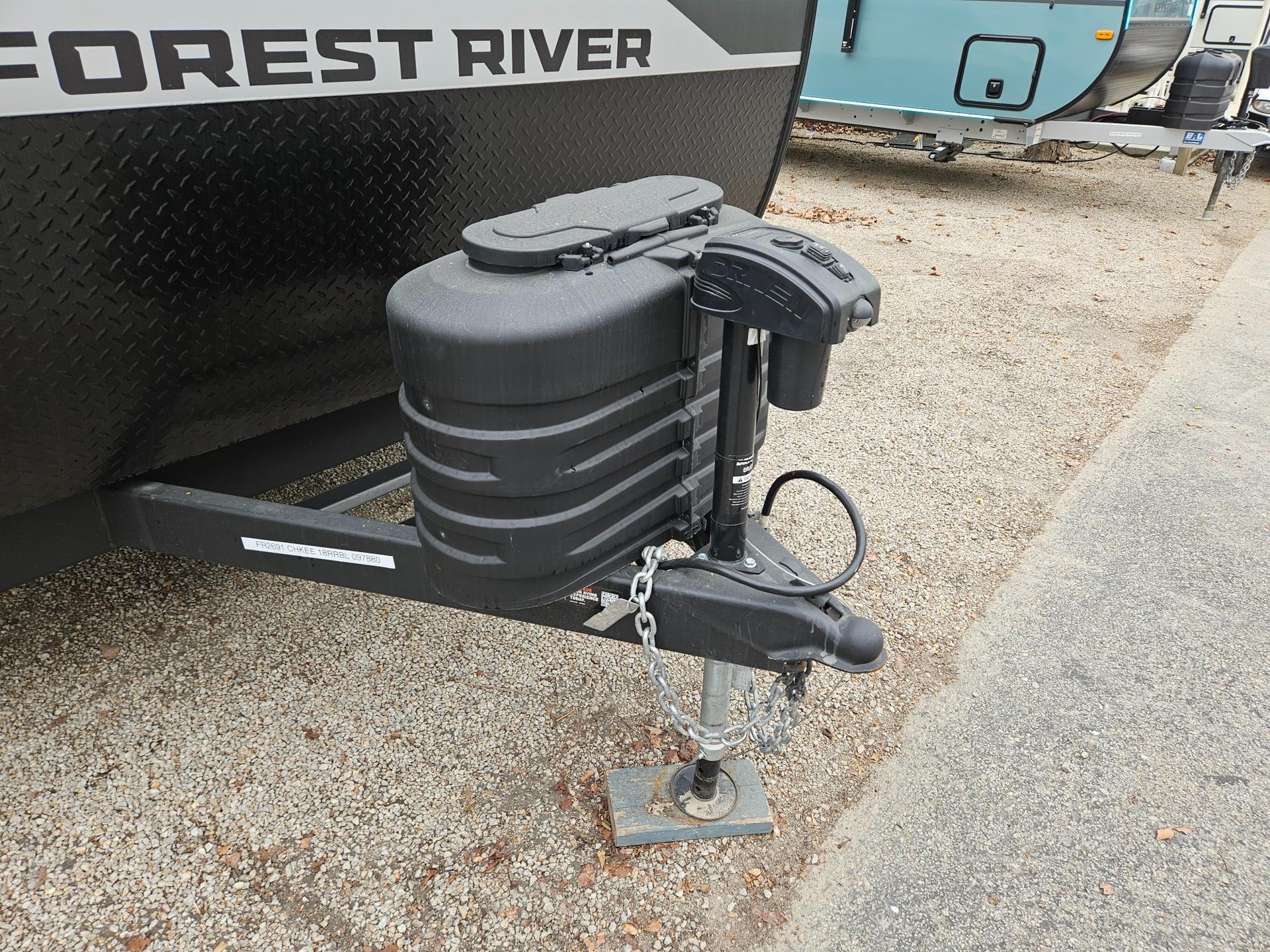 2026 Forest River 2026 Forest River Cherokee Grey Wolf Black Label Toy Hauler - thumbnail 27