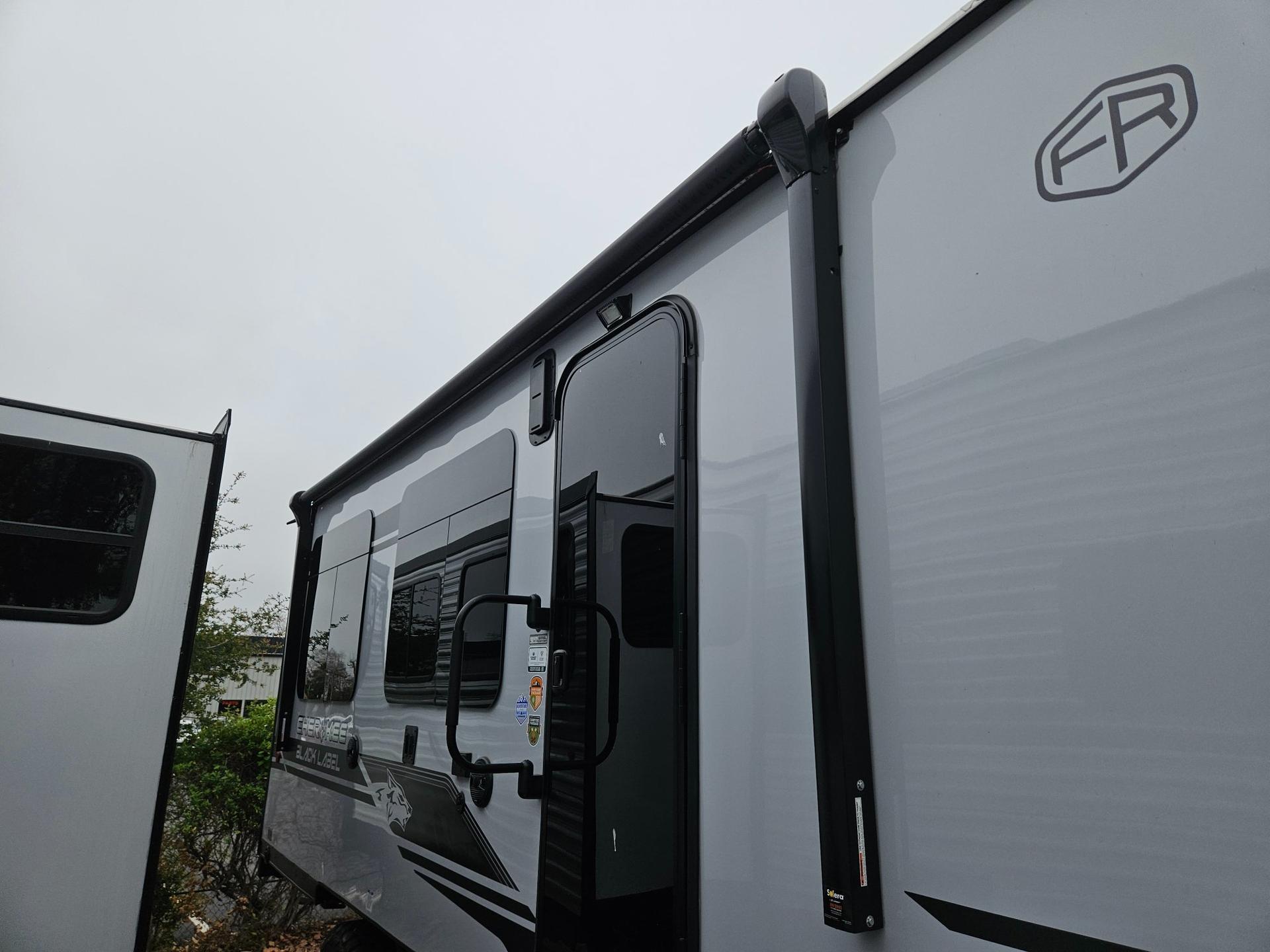 2026 Forest River 2026 Forest River Cherokee Grey Wolf Black Label Toy Hauler - thumbnail 38