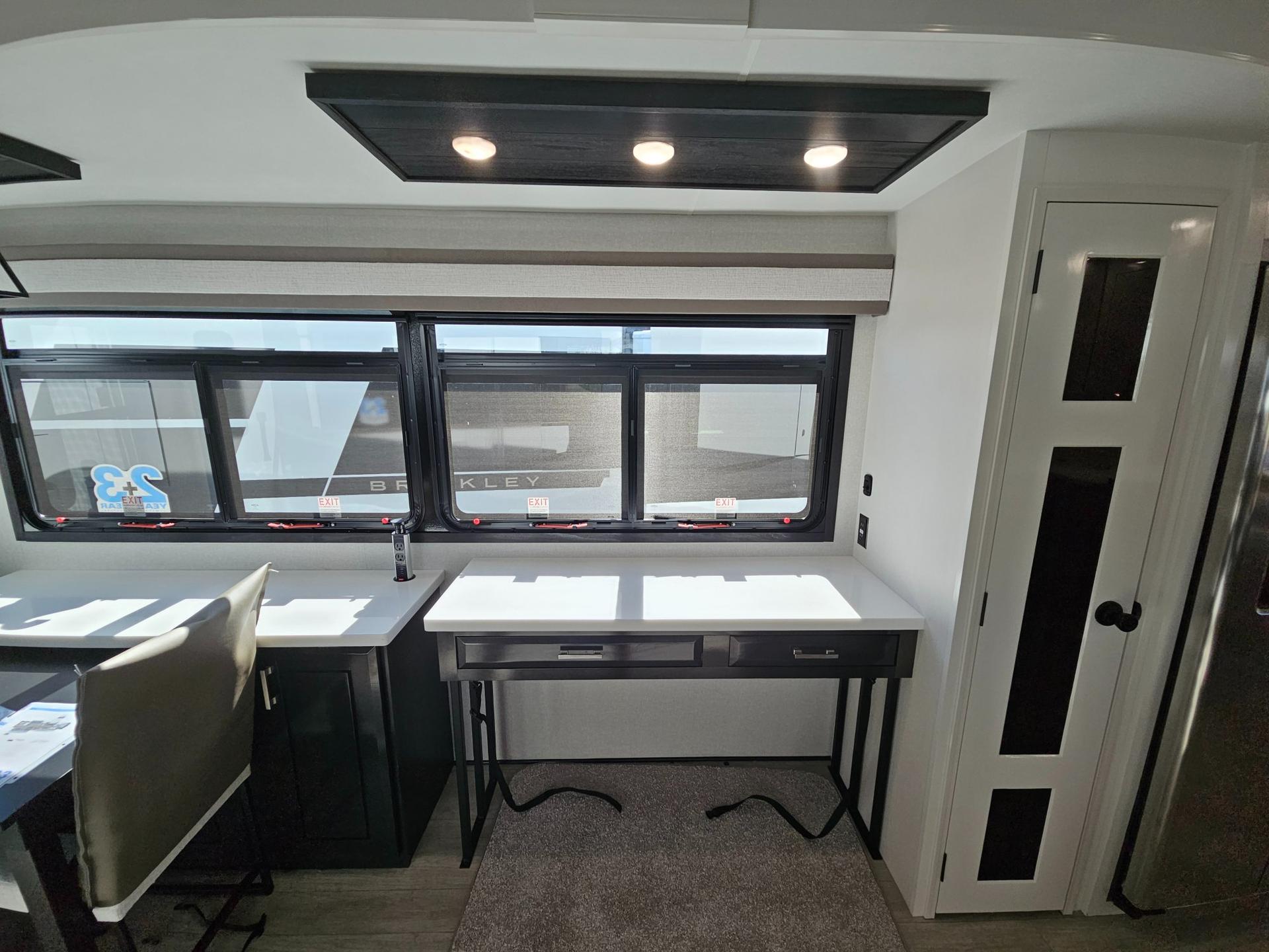 2026 Jayco 2026 Jayco Pinnacle - thumbnail 10