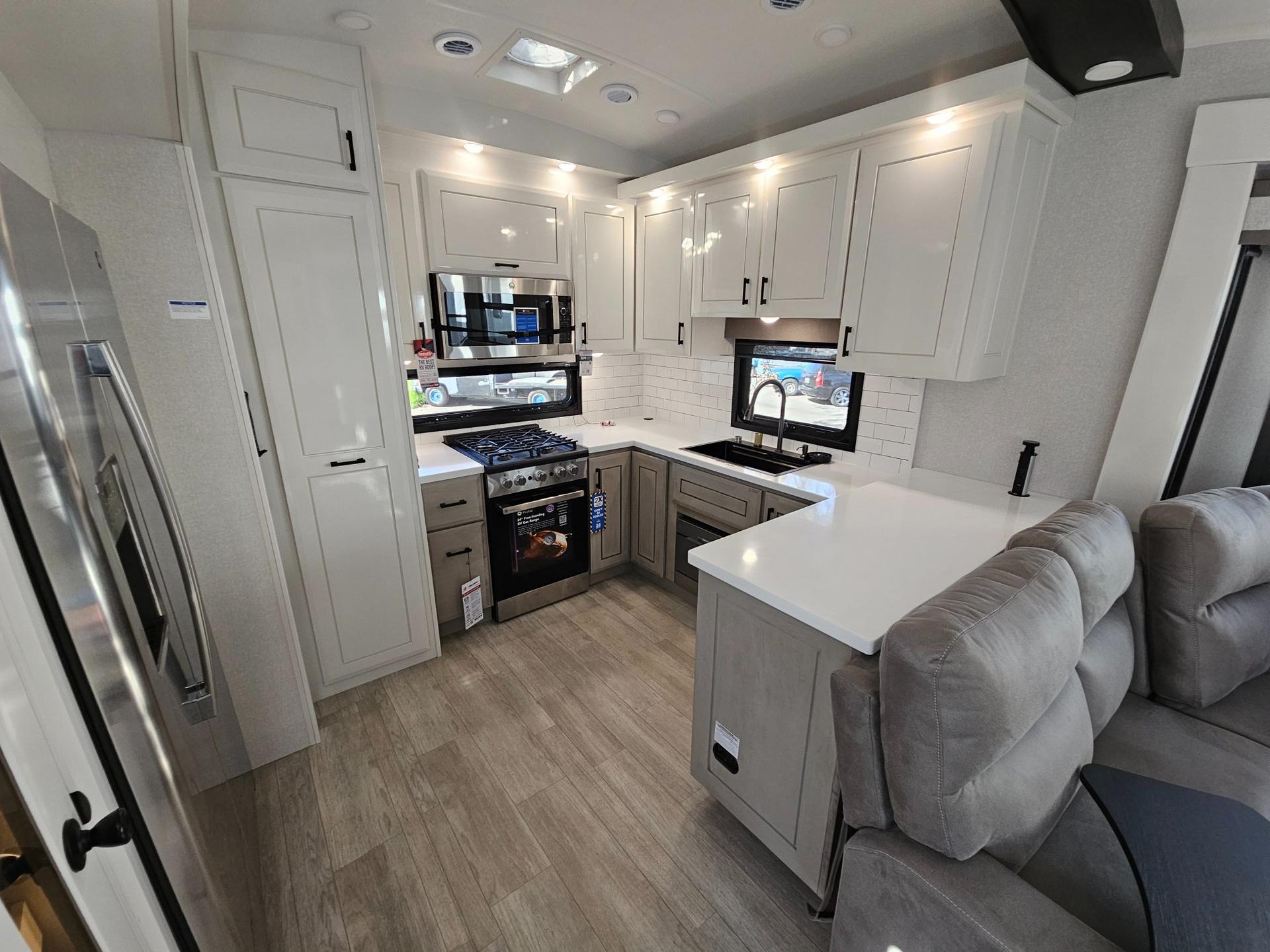 2026 Jayco 2026 Jayco Pinnacle - thumbnail 13