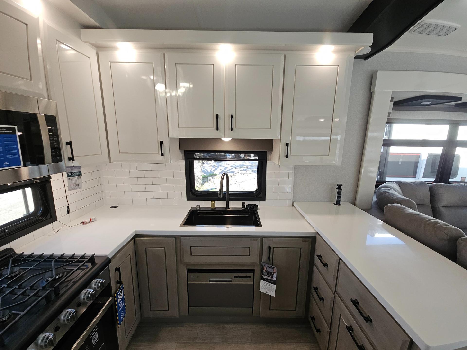 2026 Jayco 2026 Jayco Pinnacle - thumbnail 18