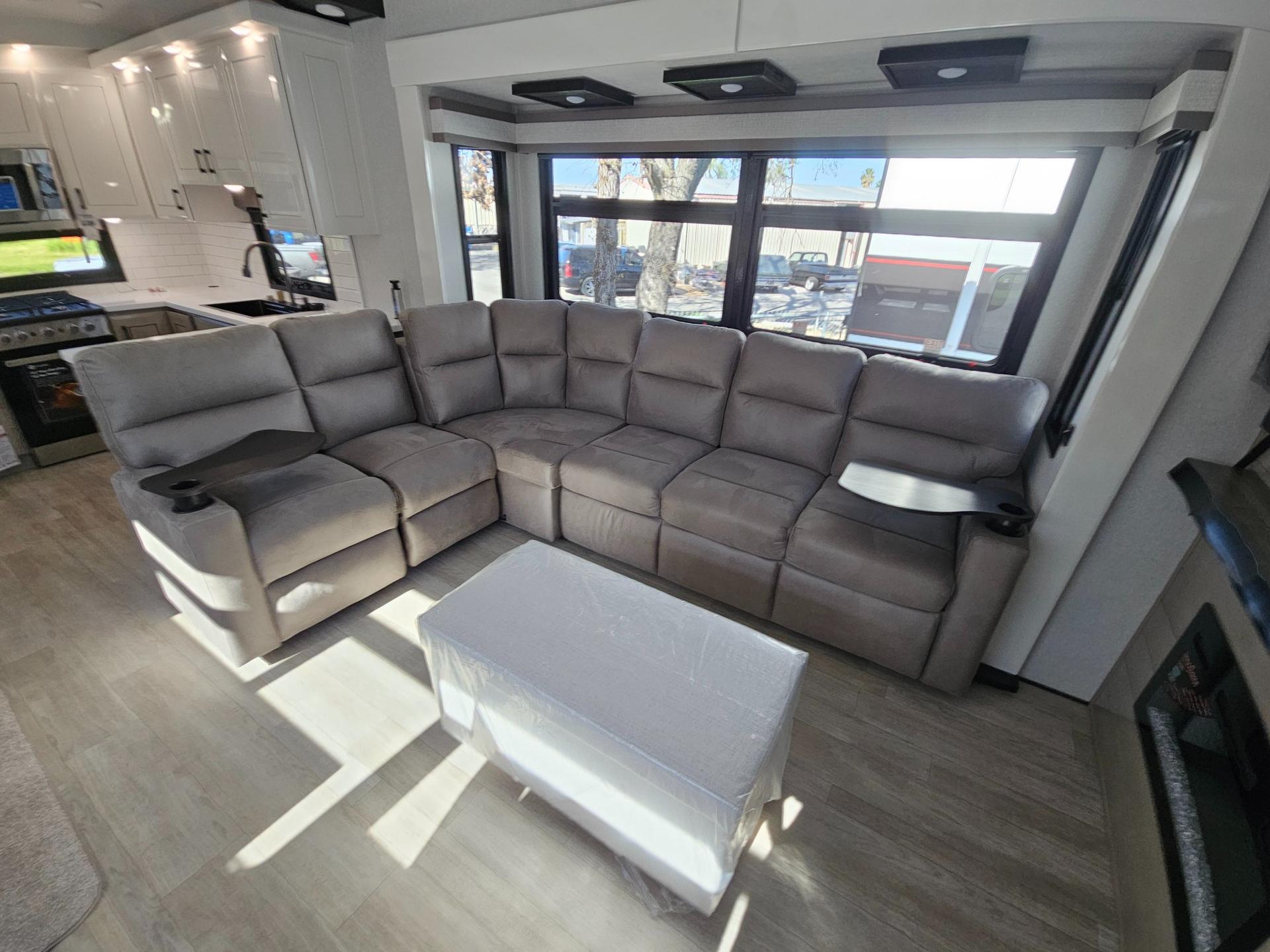 2026 Jayco 2026 Jayco Pinnacle - thumbnail 23