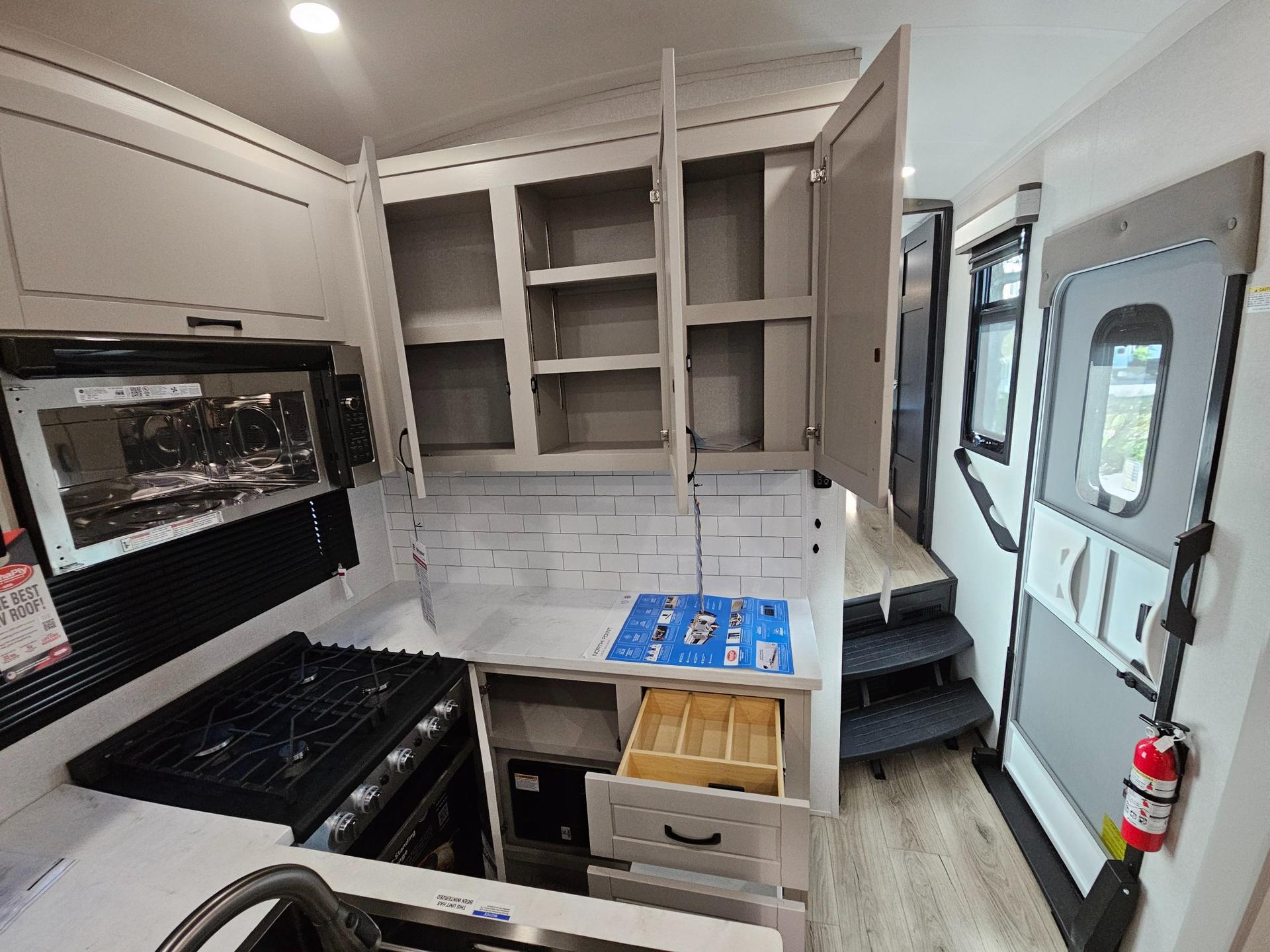 2026 Jayco 2026 Jayco North Point - thumbnail 17