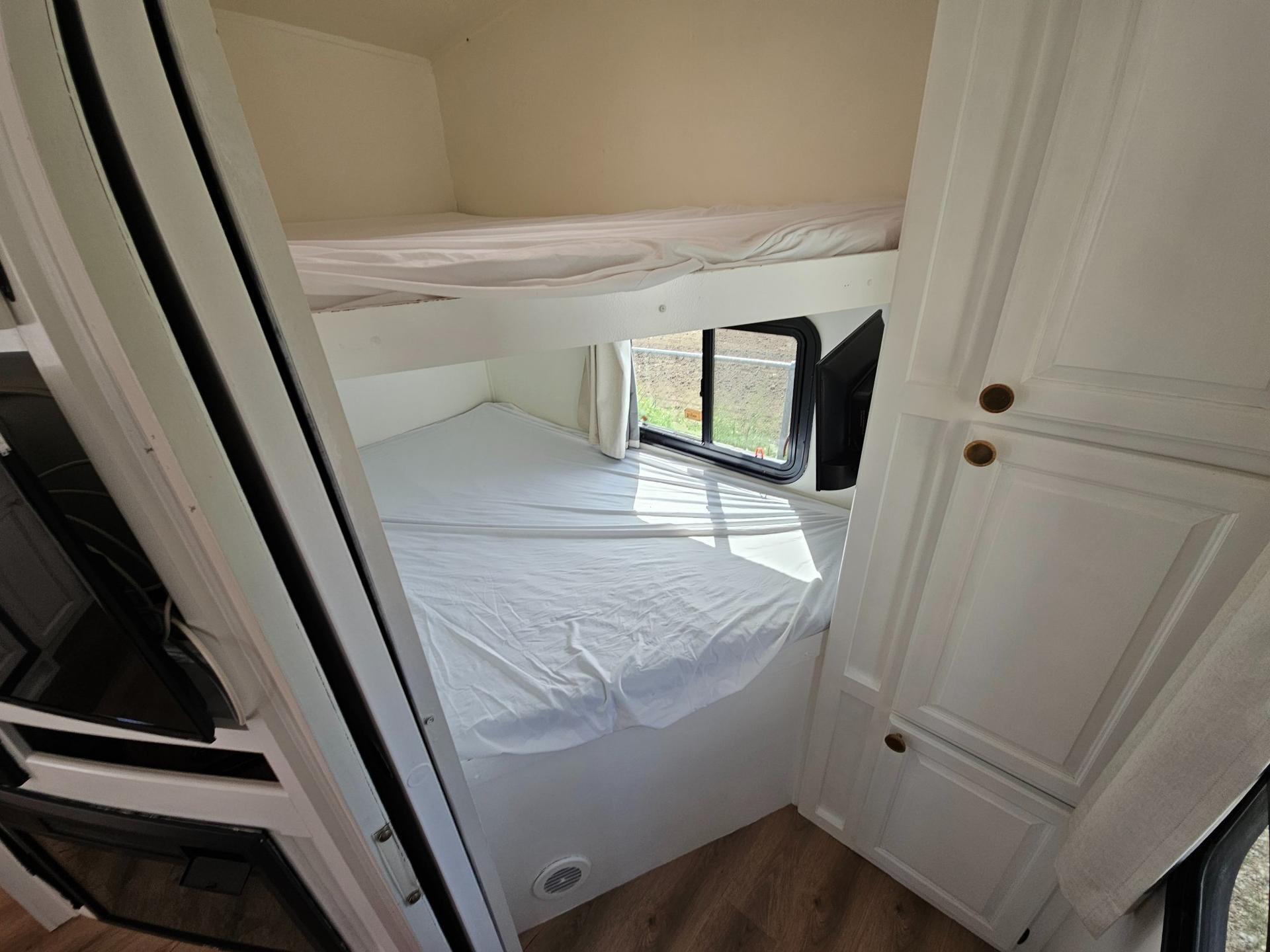 2017 Shasta 2017 Shasta Phoenix Lite - thumbnail 9