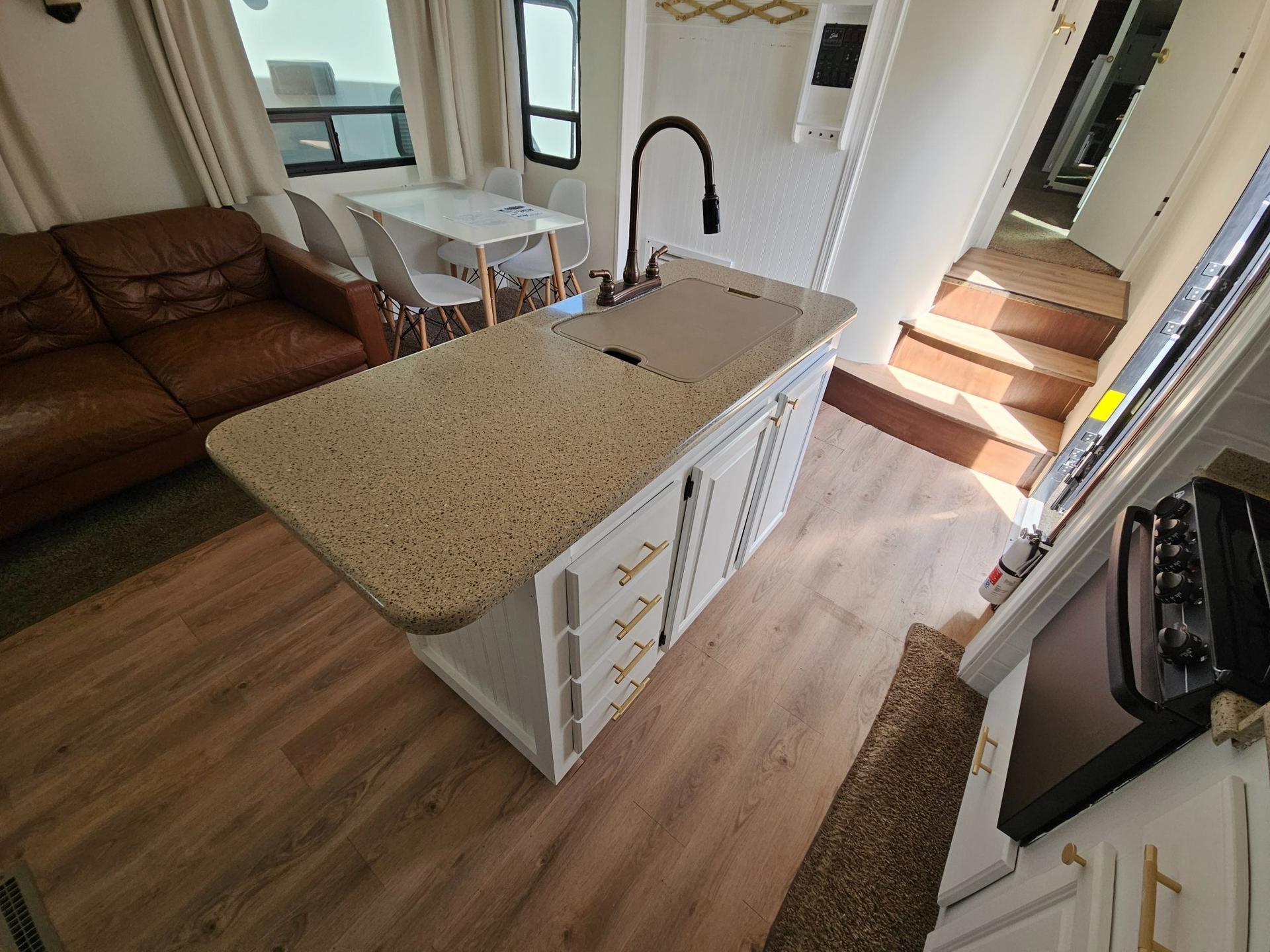 2017 Shasta 2017 Shasta Phoenix Lite - thumbnail 13