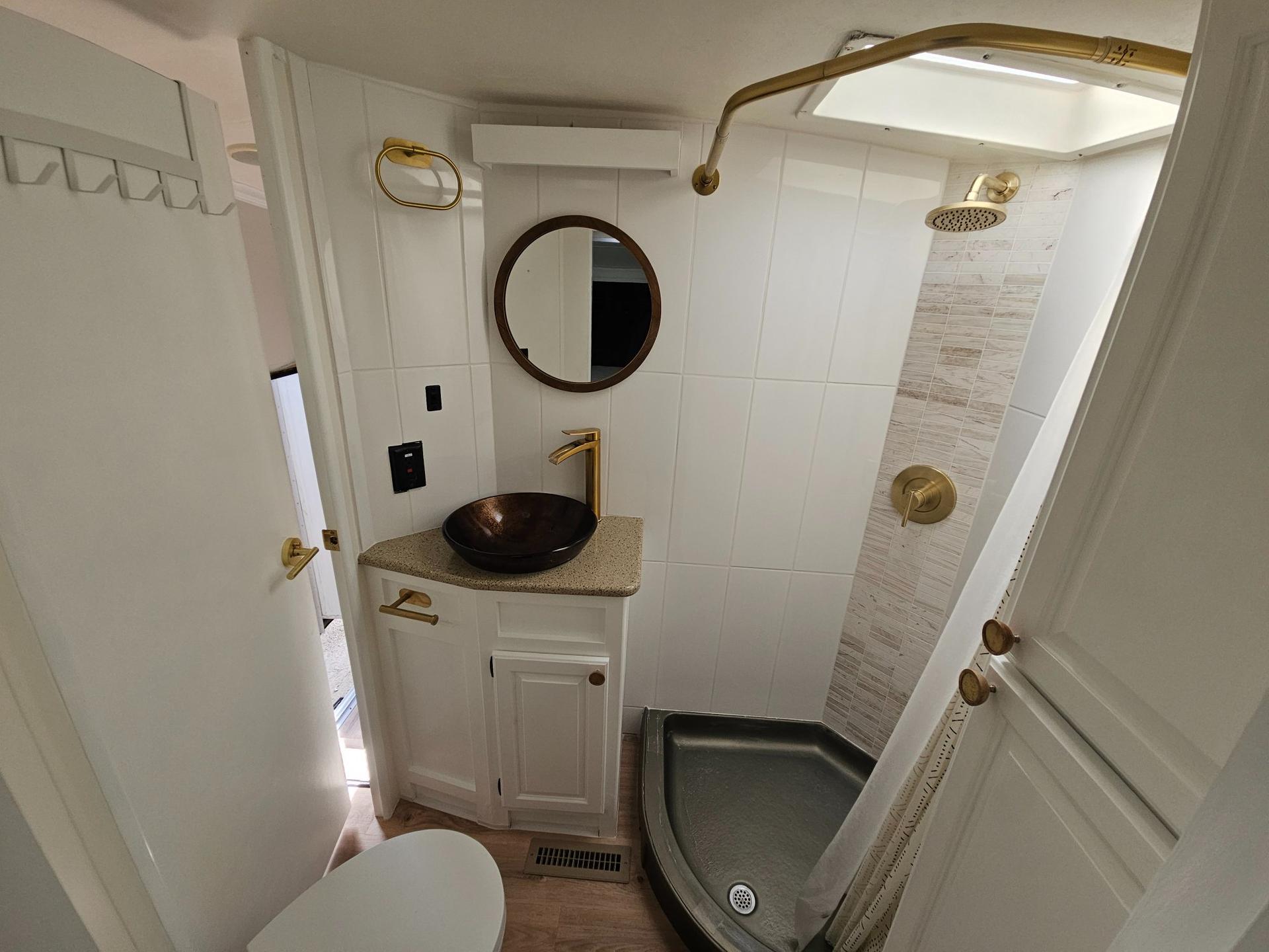 2017 Shasta 2017 Shasta Phoenix Lite - thumbnail 15