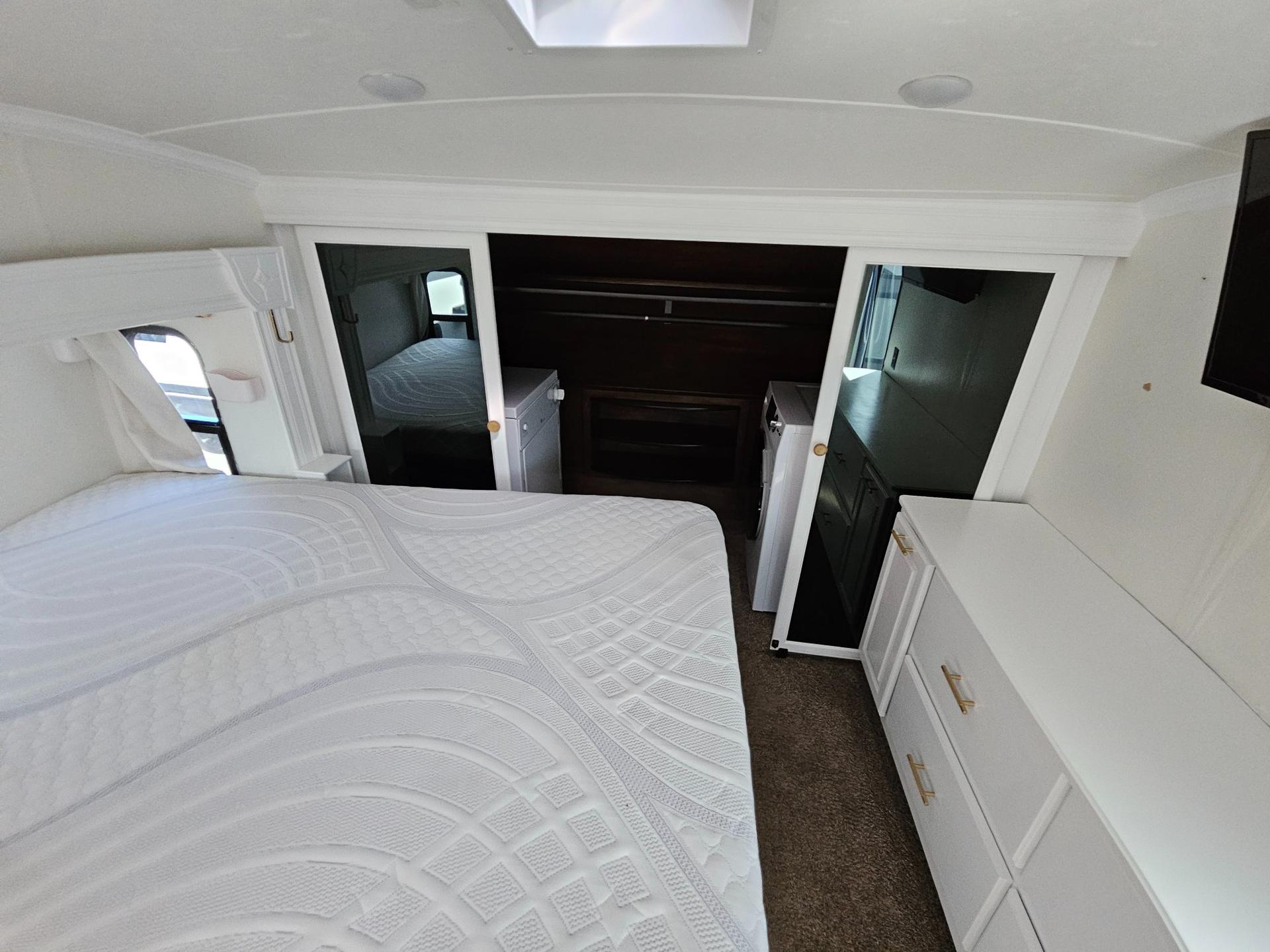 2017 Shasta 2017 Shasta Phoenix Lite - thumbnail 17